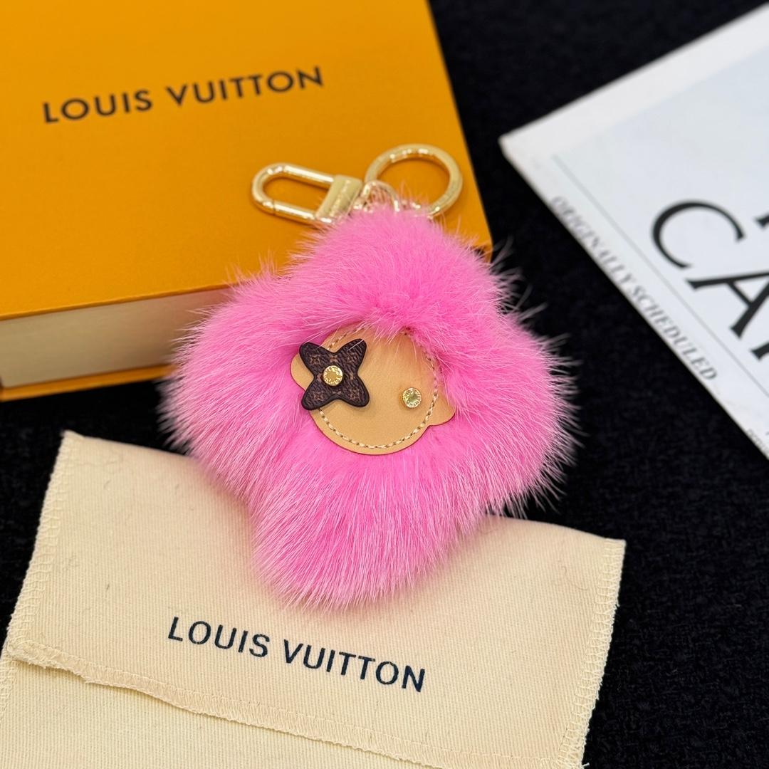 Louis Vuitton Vivienne Fur Key Holder   M01447 - DesignerGu