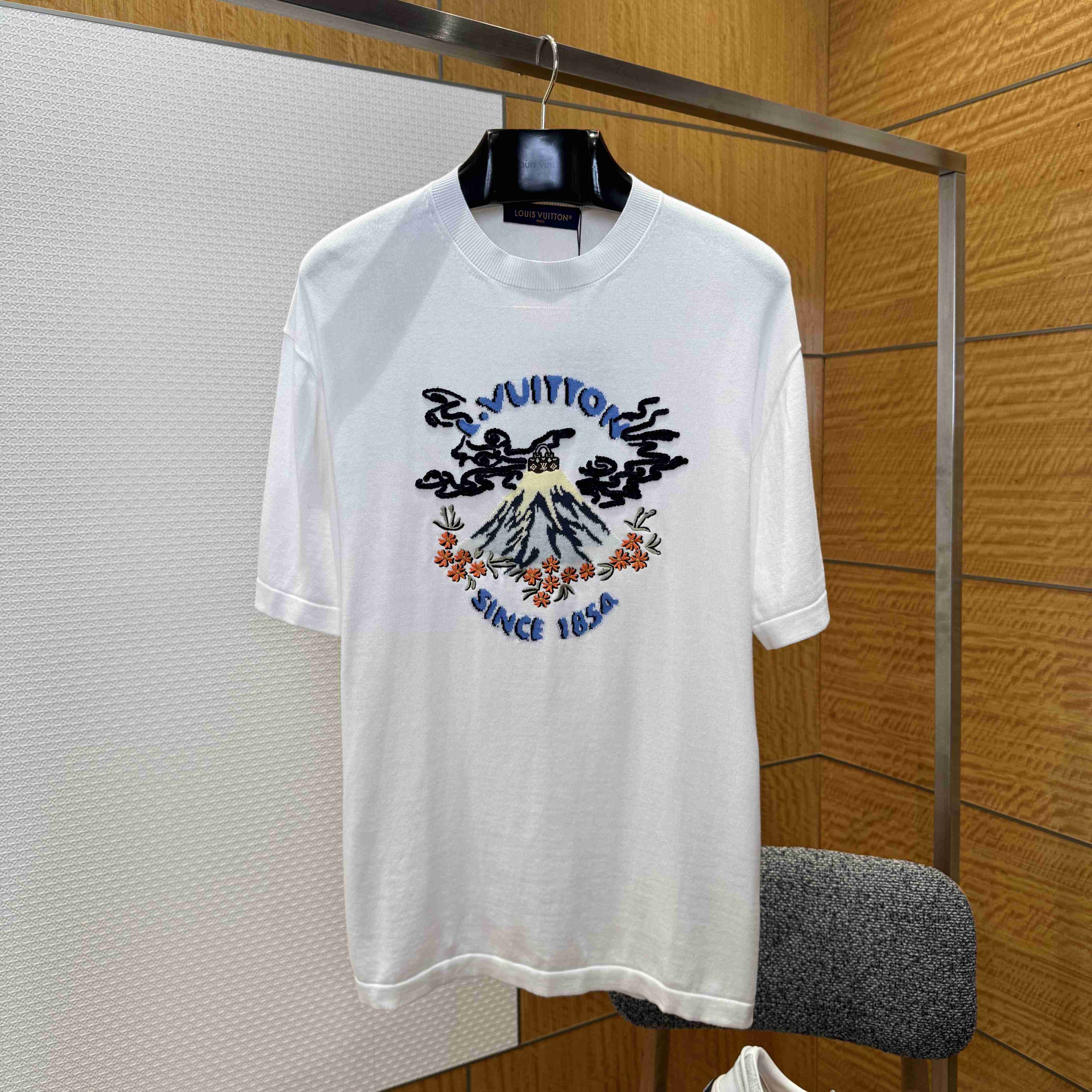 Louis Vuitton Short-Sleeved Knitted Crewneck   1AIMAU - DesignerGu