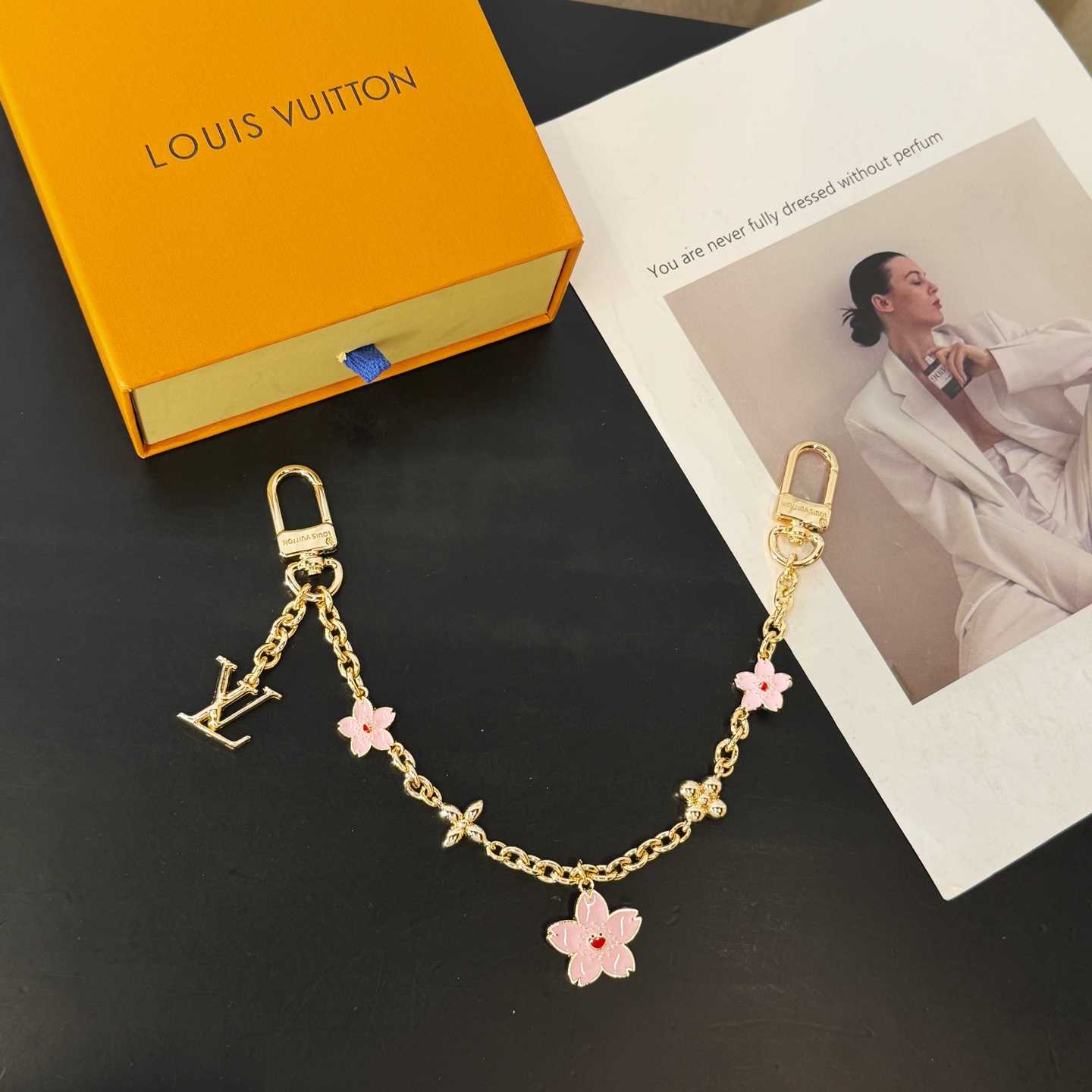 Louis Vuitton LV x TM Cherry Blossom Bag Chain   M02540 - DesignerGu