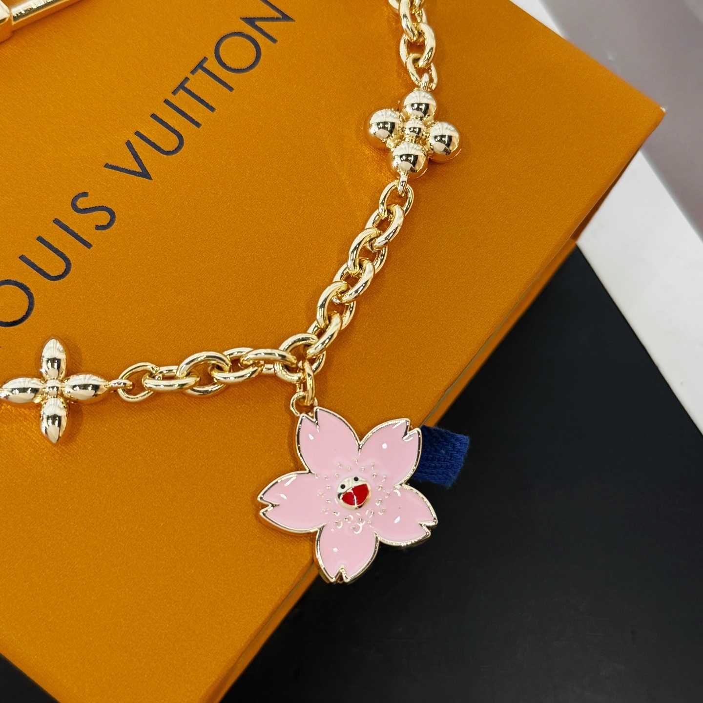 Louis Vuitton LV x TM Cherry Blossom Bag Chain   M02540 - DesignerGu