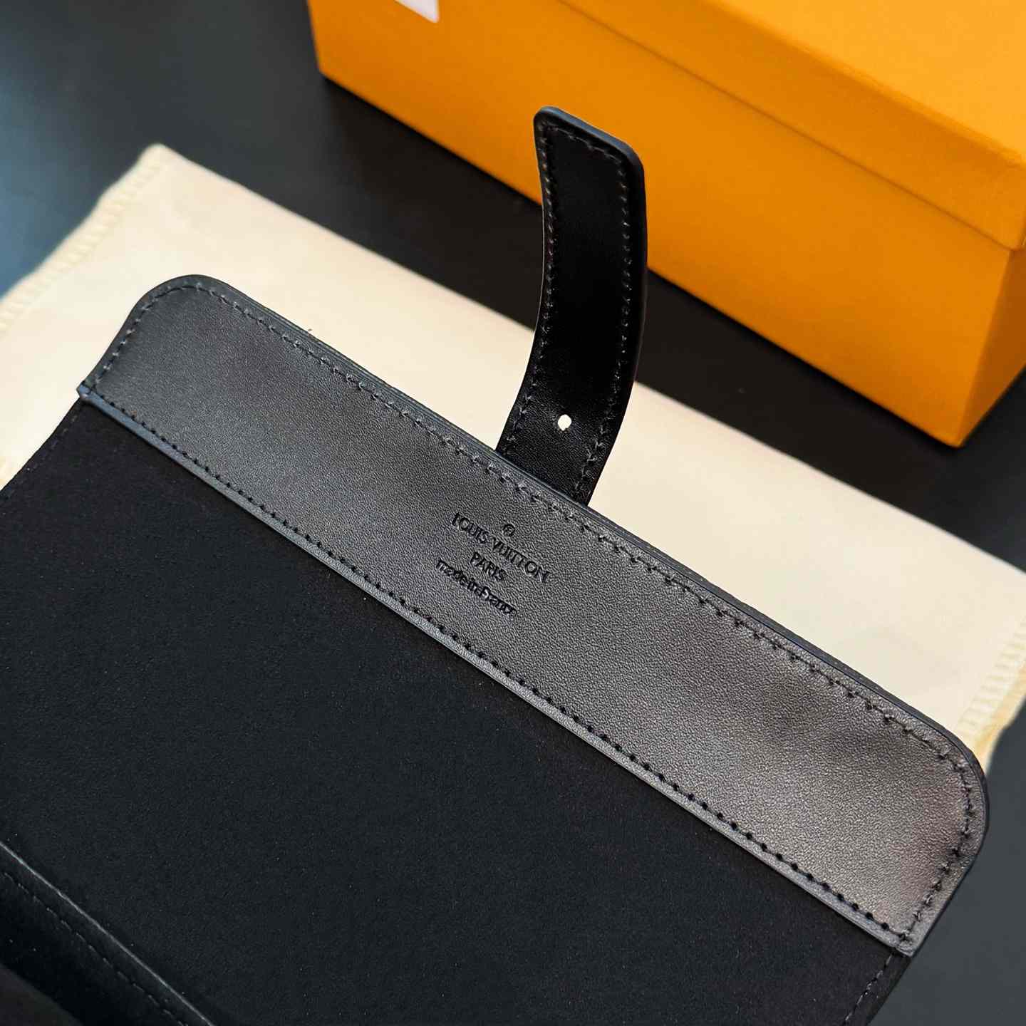 Louis Vuitton 3 Watch Case    - DesignerGu