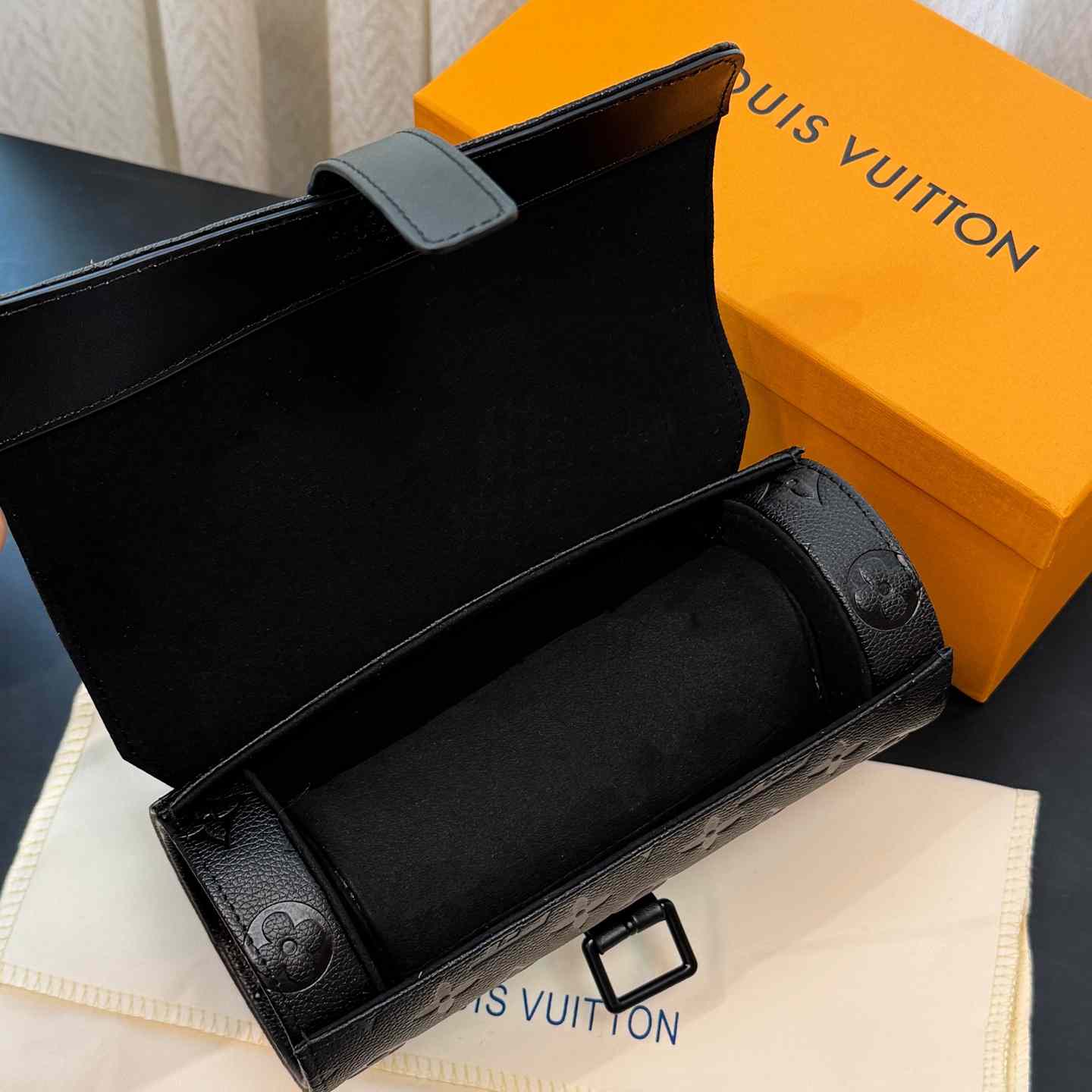 Louis Vuitton 3 Watch Case    - DesignerGu