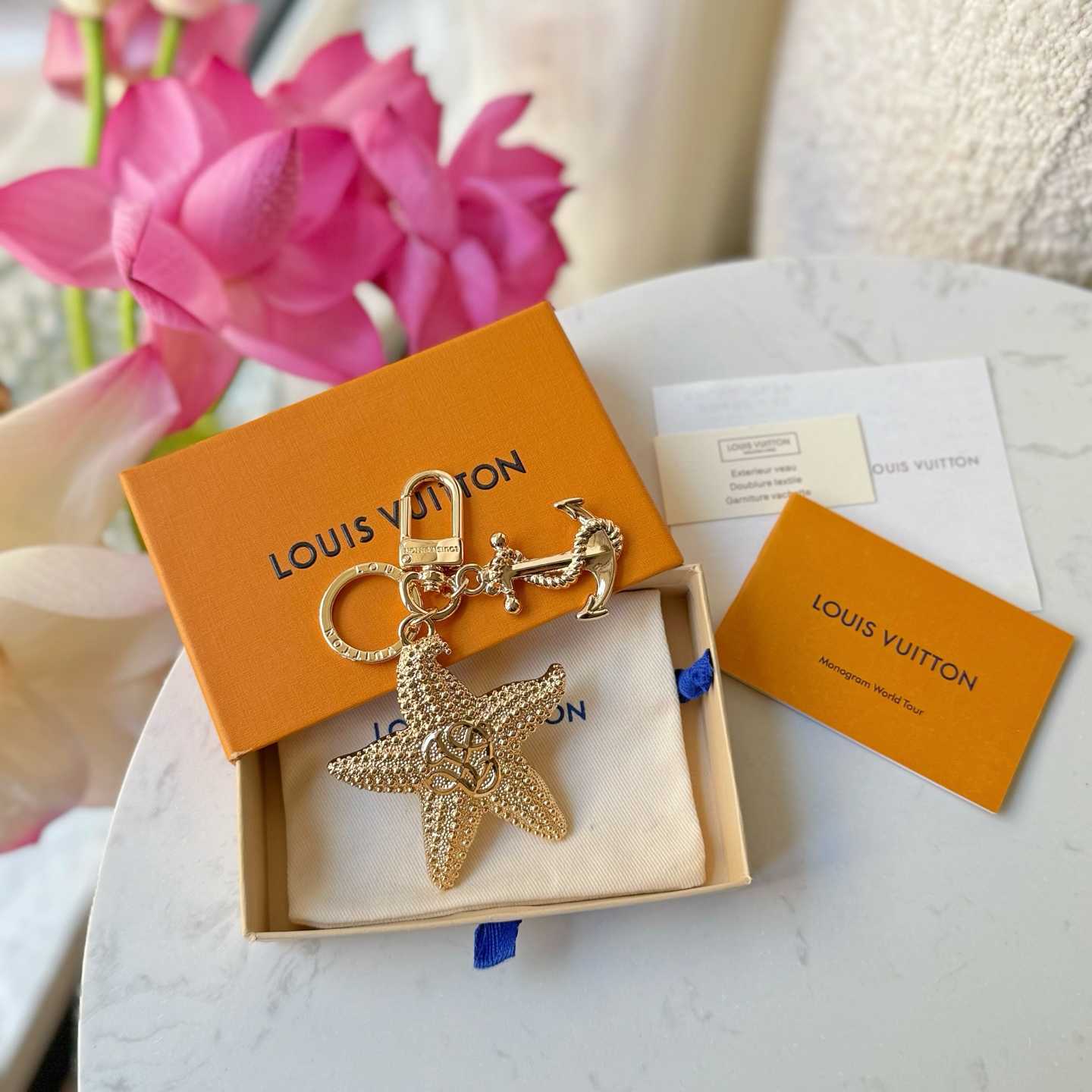 Louis Vuitton LV Starfish Key Holder and Bag Charm   M02622 - DesignerGu