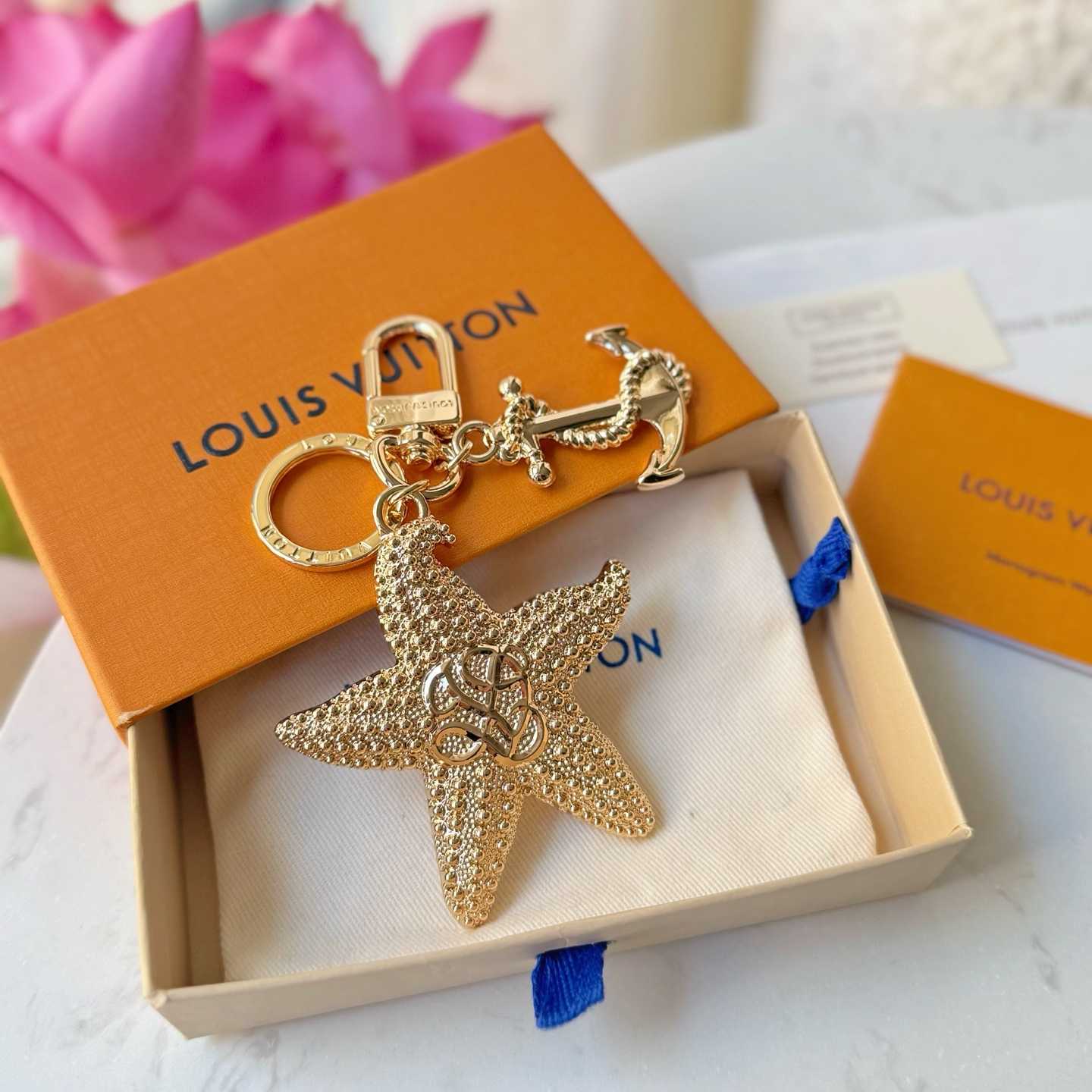 Louis Vuitton LV Starfish Key Holder and Bag Charm   M02622 - DesignerGu