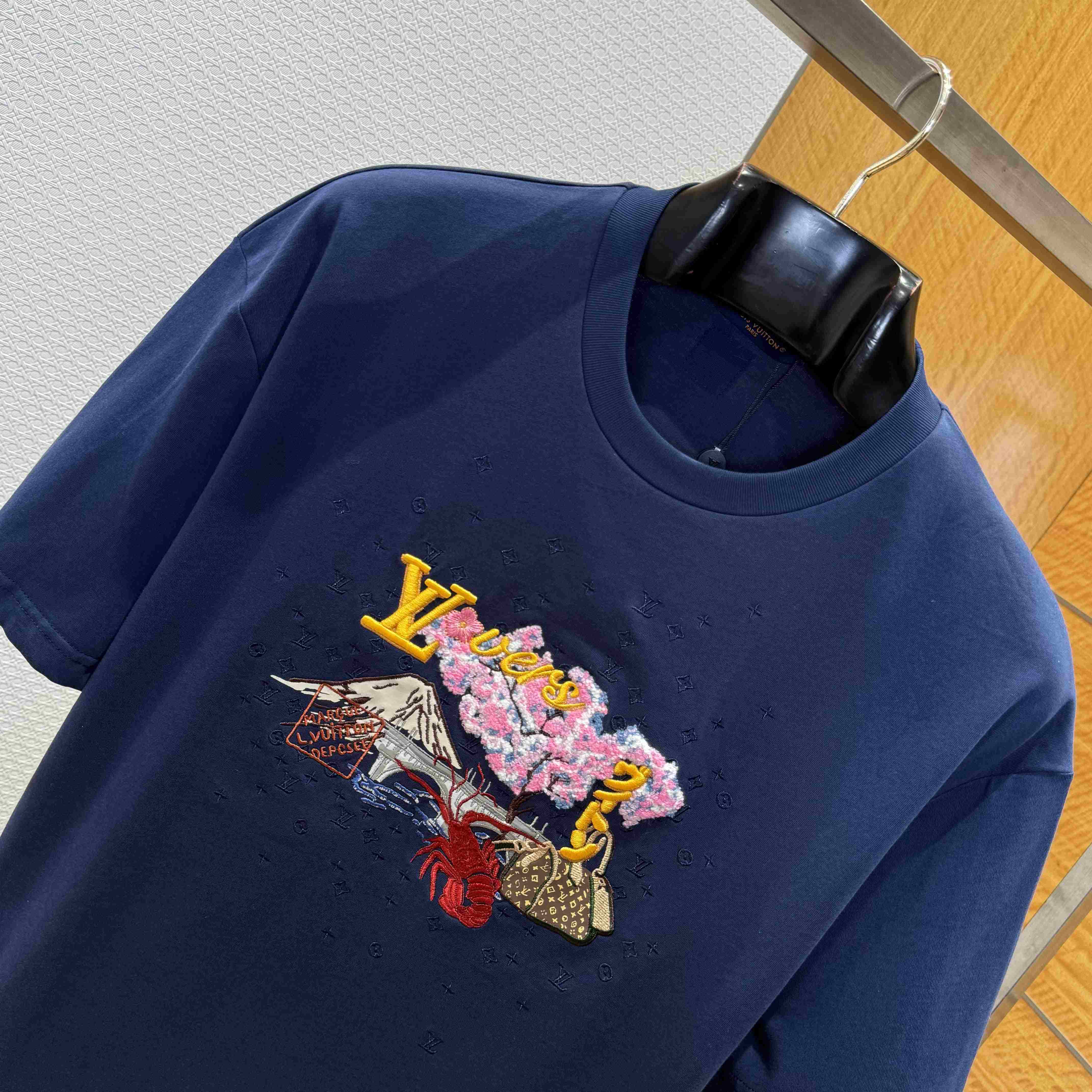 Louis Vuitton Embroidered T-Shirt   1AIMKV - DesignerGu