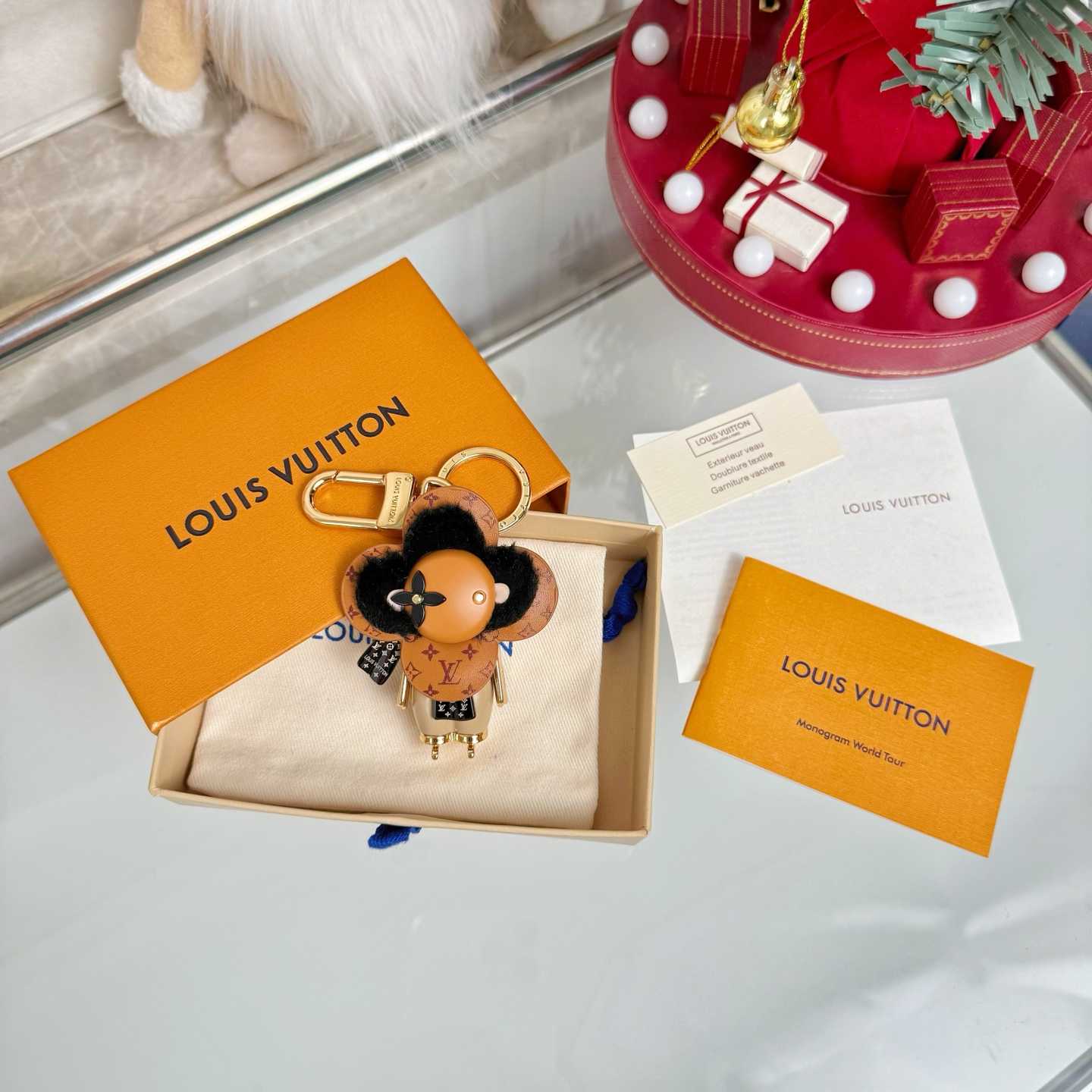 Louis Vuitton Vivienne Ski Bag Charm And Key Holder   M02137 - DesignerGu