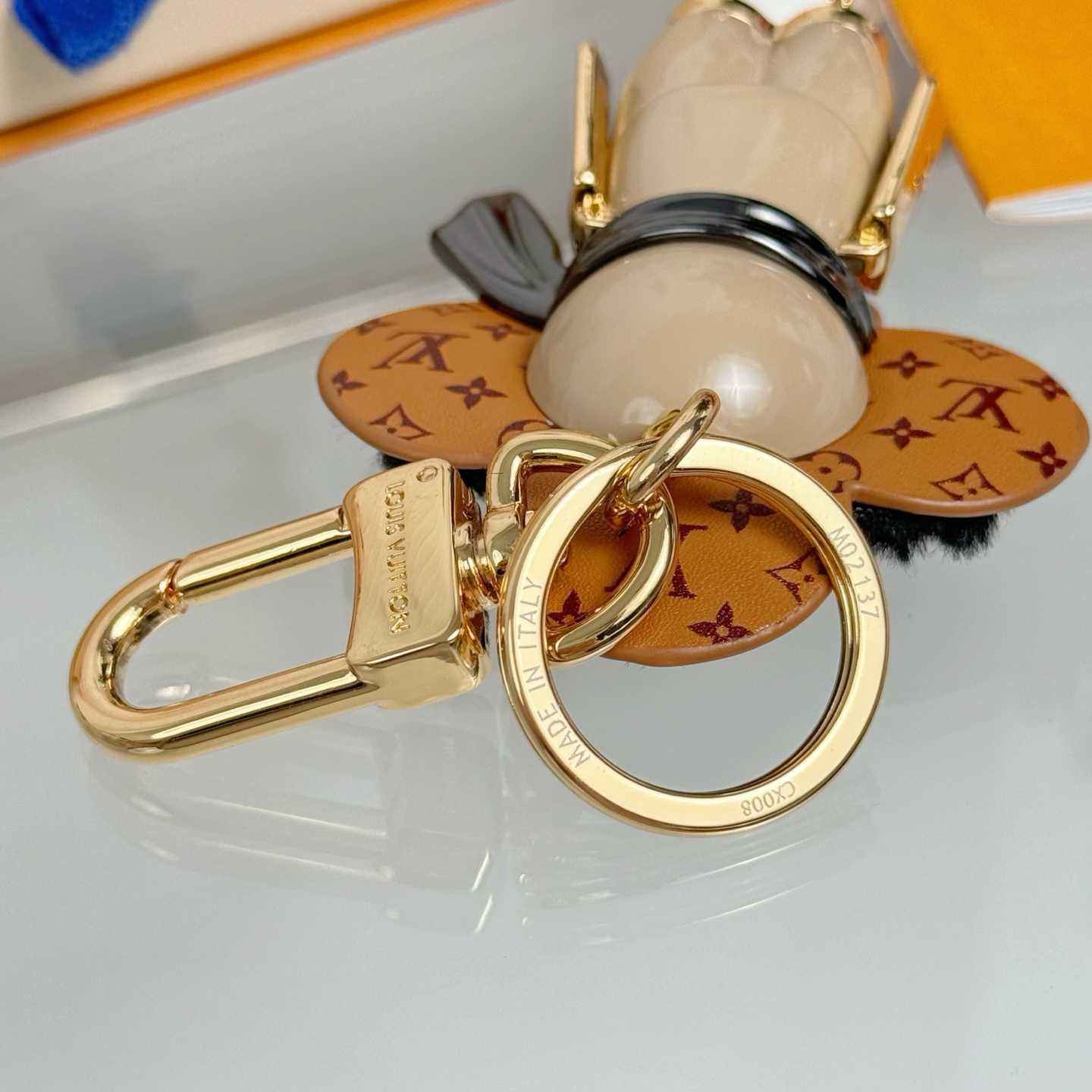 Louis Vuitton Vivienne Ski Bag Charm And Key Holder   M02137 - DesignerGu