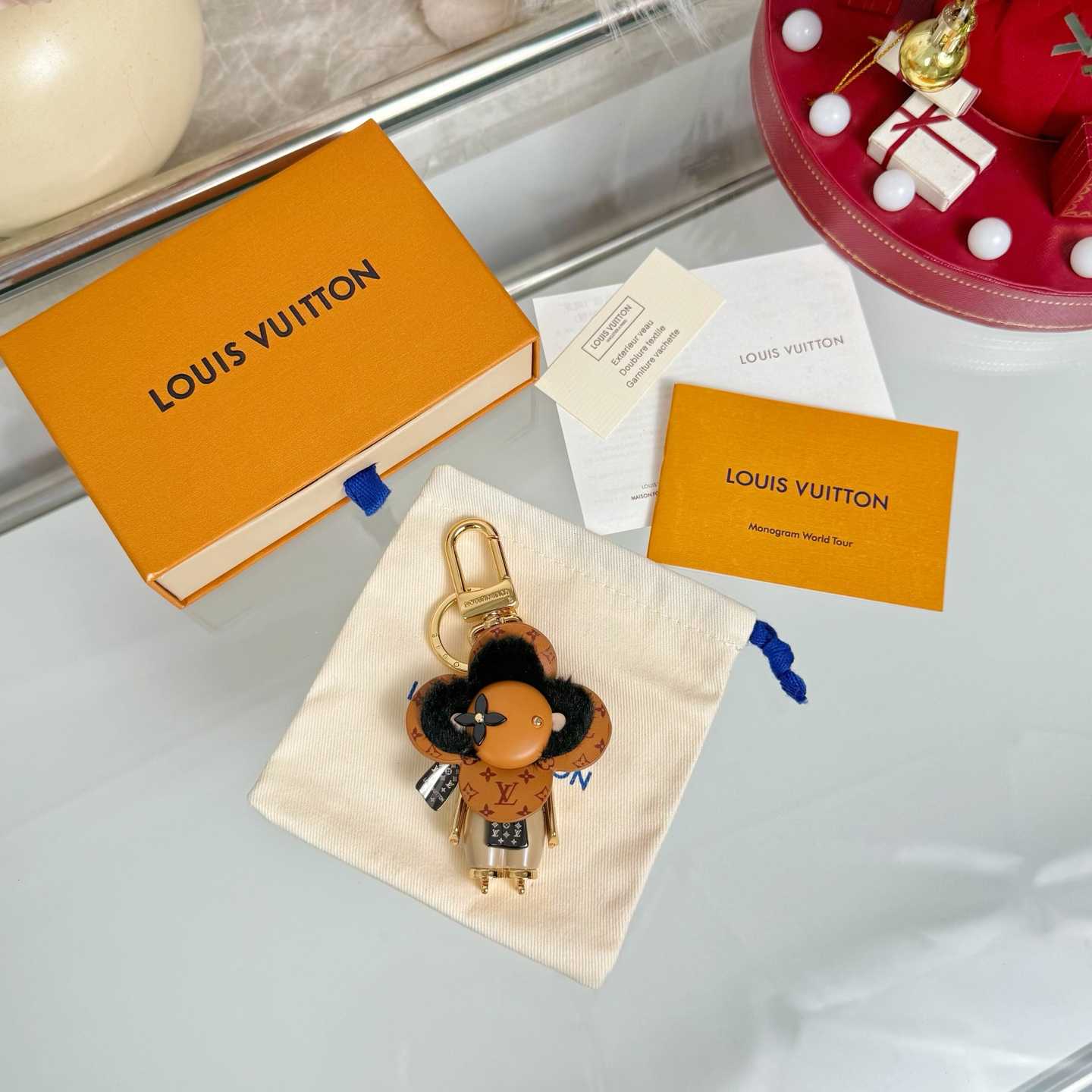 Louis Vuitton Vivienne Ski Bag Charm And Key Holder   M02137 - DesignerGu