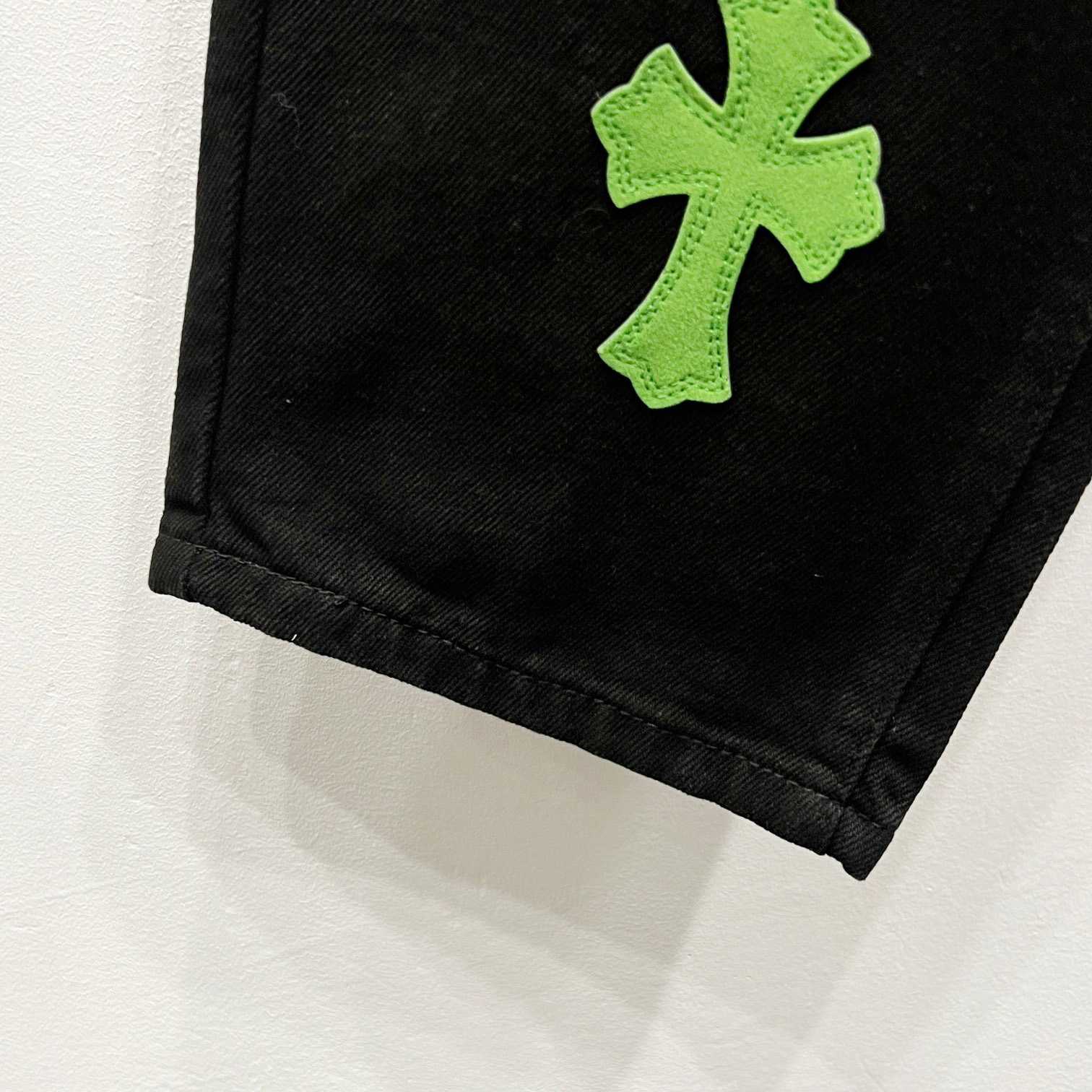 Chrome Hearts Cross Jeans - DesignerGu