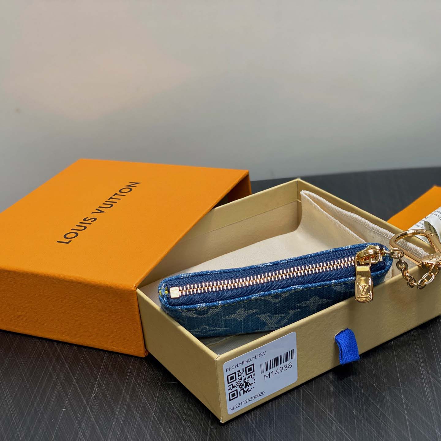 Louis Vuitton LV x TM Key Pouch   M14938 - DesignerGu