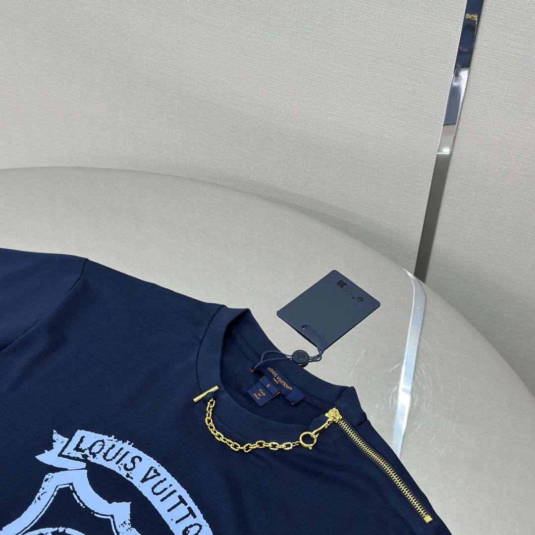Louis Vuitton Signature Zipper Detail T-Shirt   1AI469 - DesignerGu