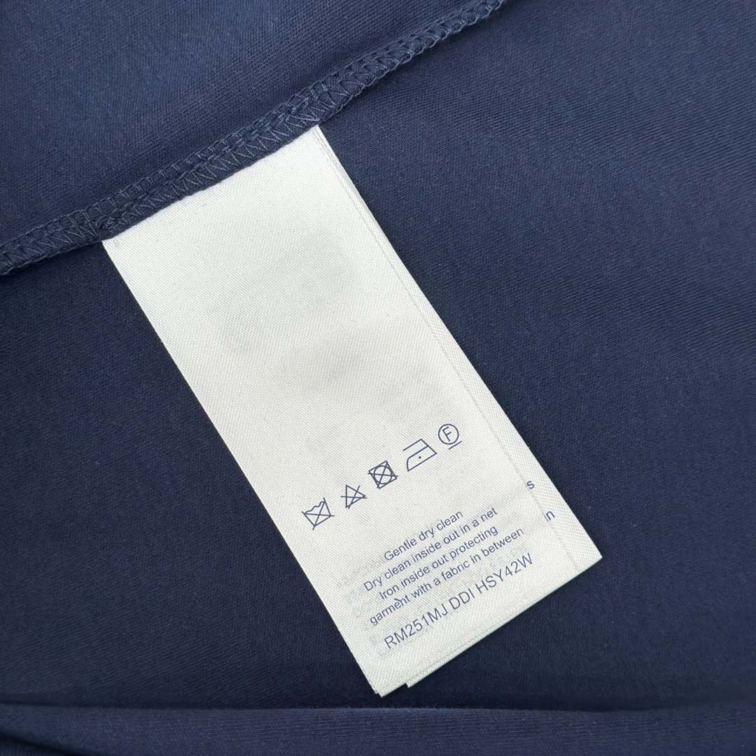 Louis Vuitton Signature Zipper Detail T-Shirt   1AI469 - DesignerGu