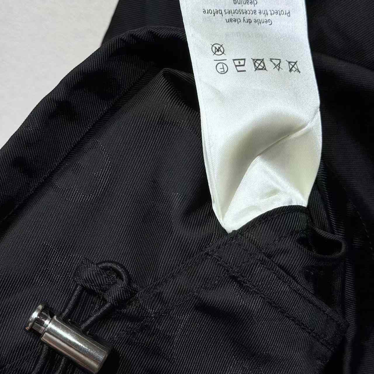 Louis Vuitton Cropped Monogram Windbreaker   1AHX65 - DesignerGu