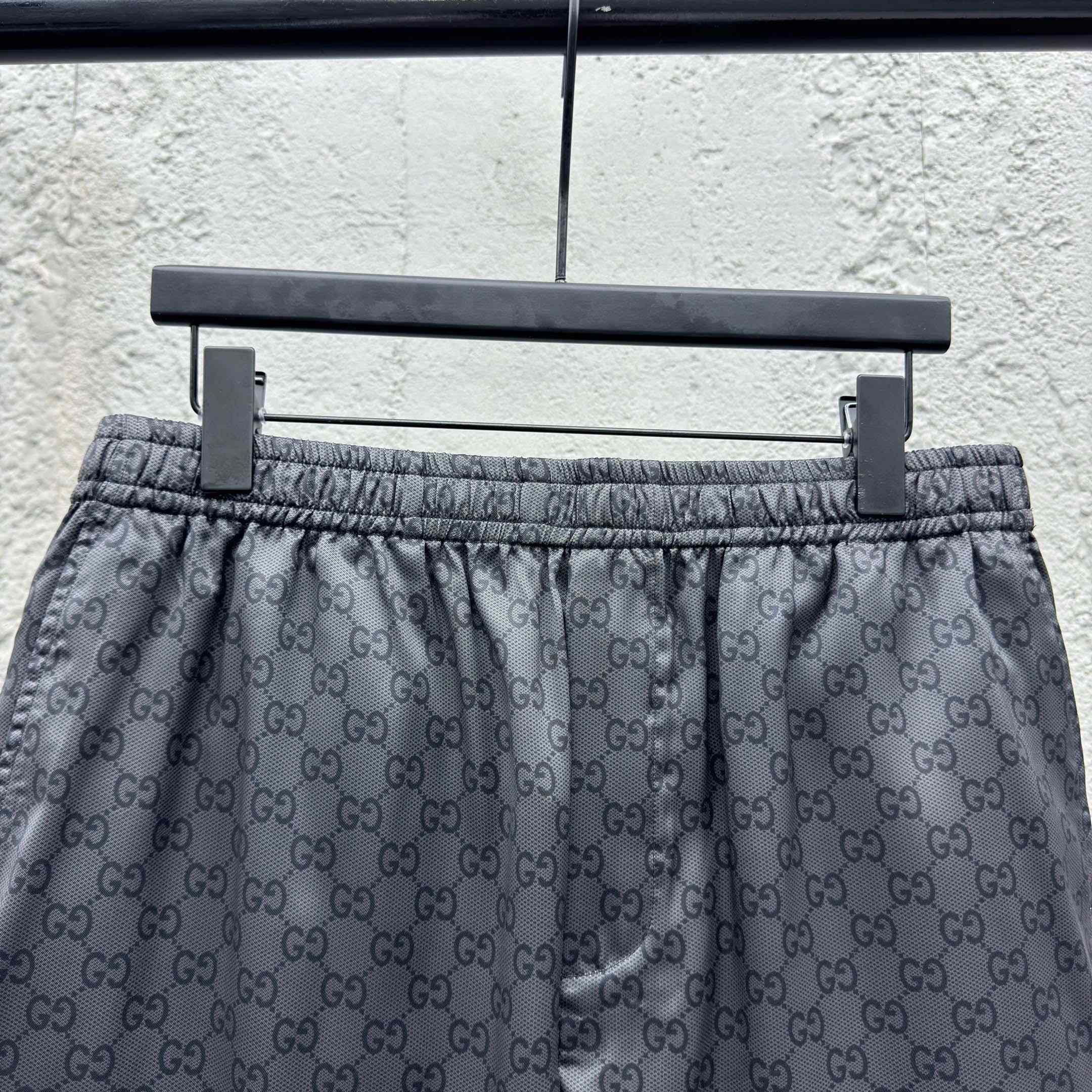 Gucci Printed Silk Twill Shorts - DesignerGu