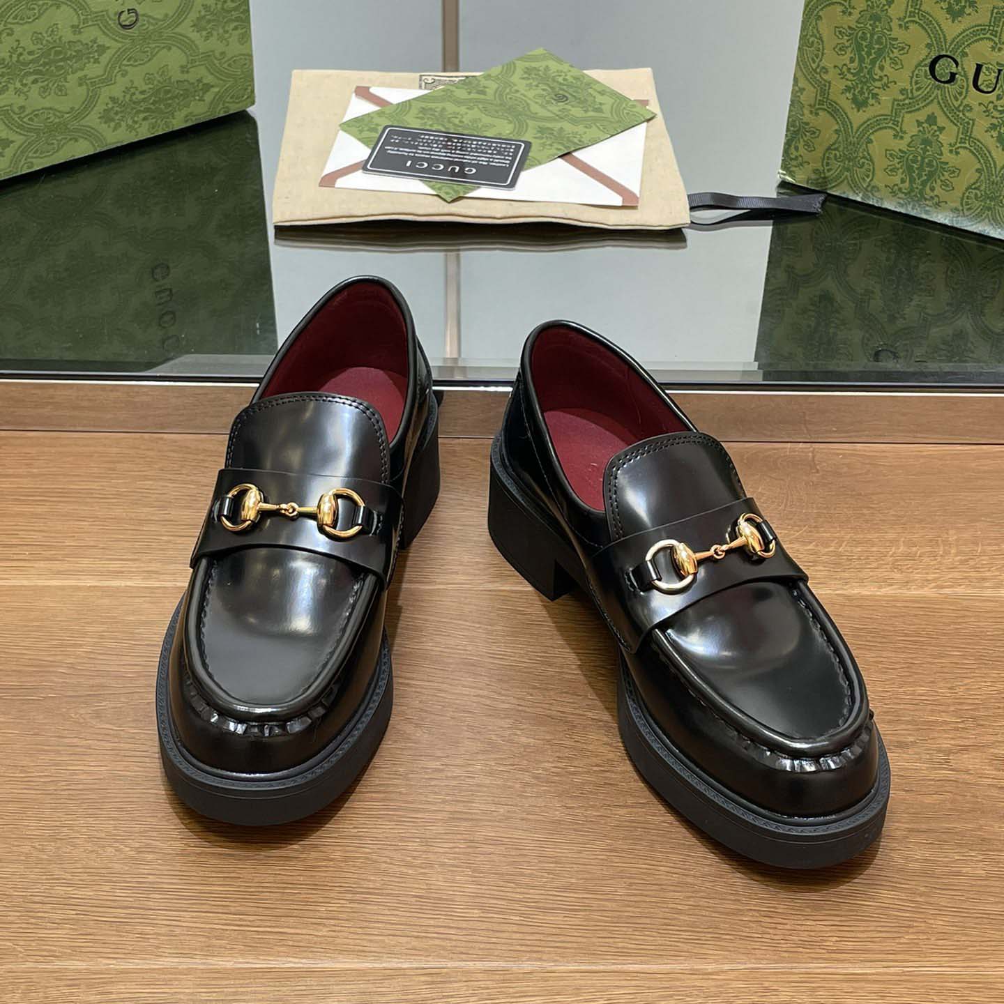 Gucci Women's loafer with Horsebit - DesignerGu