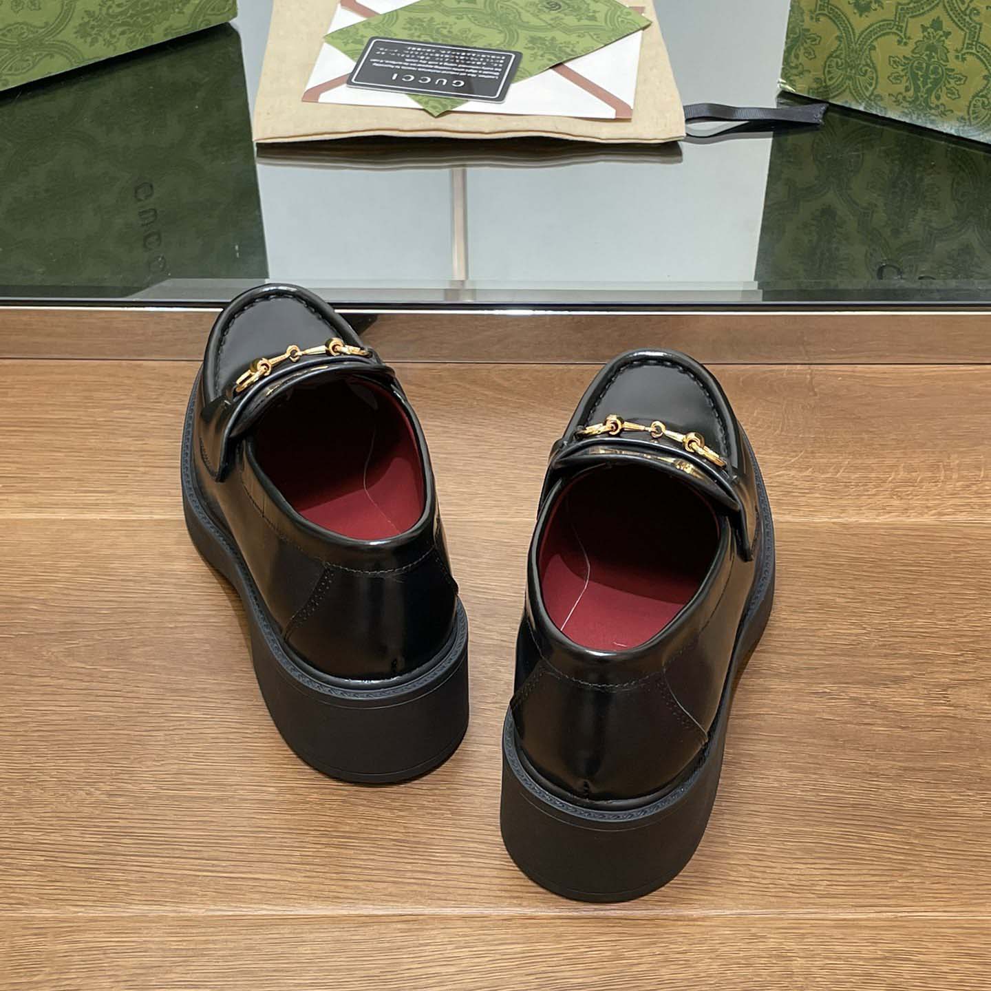 Gucci Women's loafer with Horsebit - DesignerGu