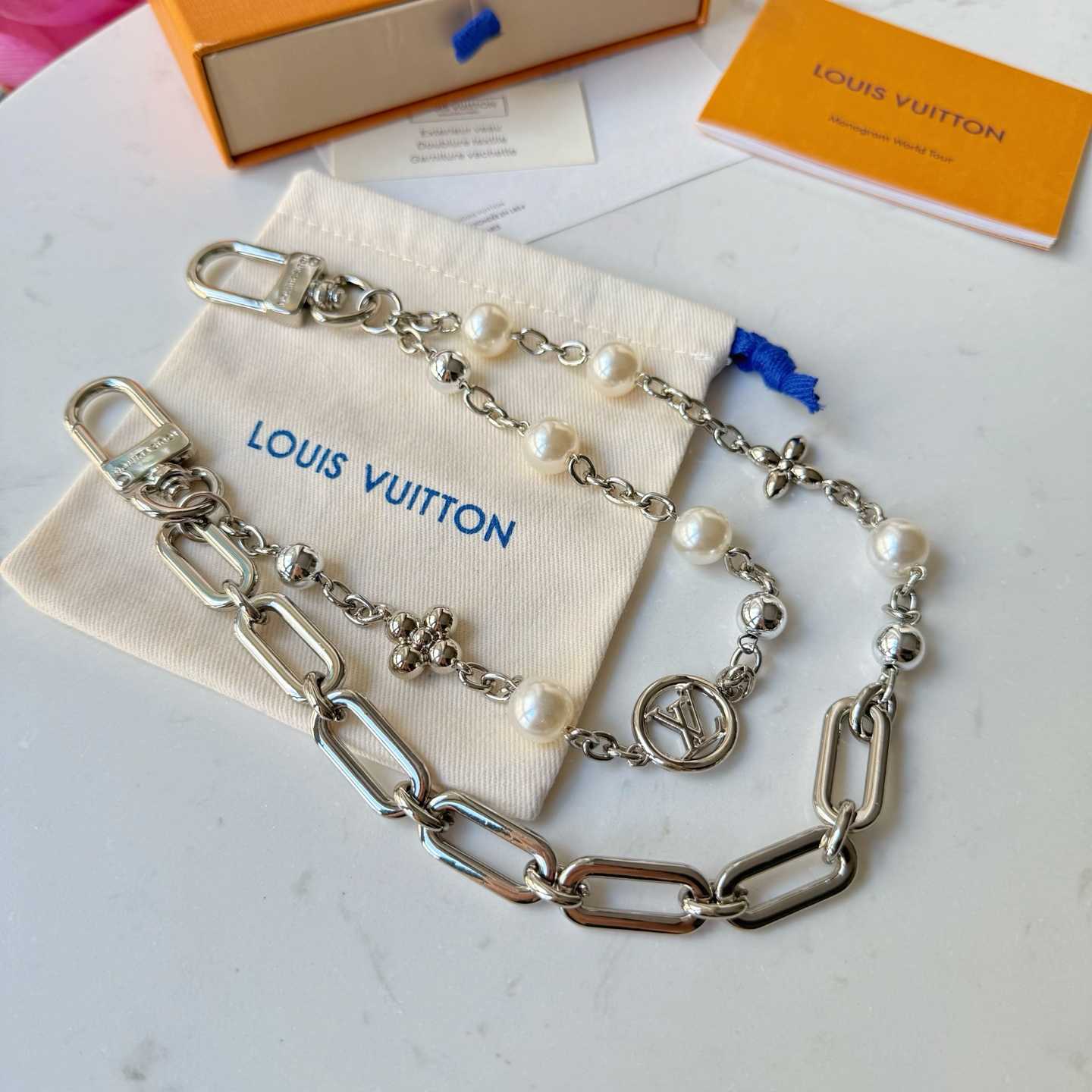 Louis Vuitton Midnight Pearl Chain Bag Charm   M02758 - DesignerGu