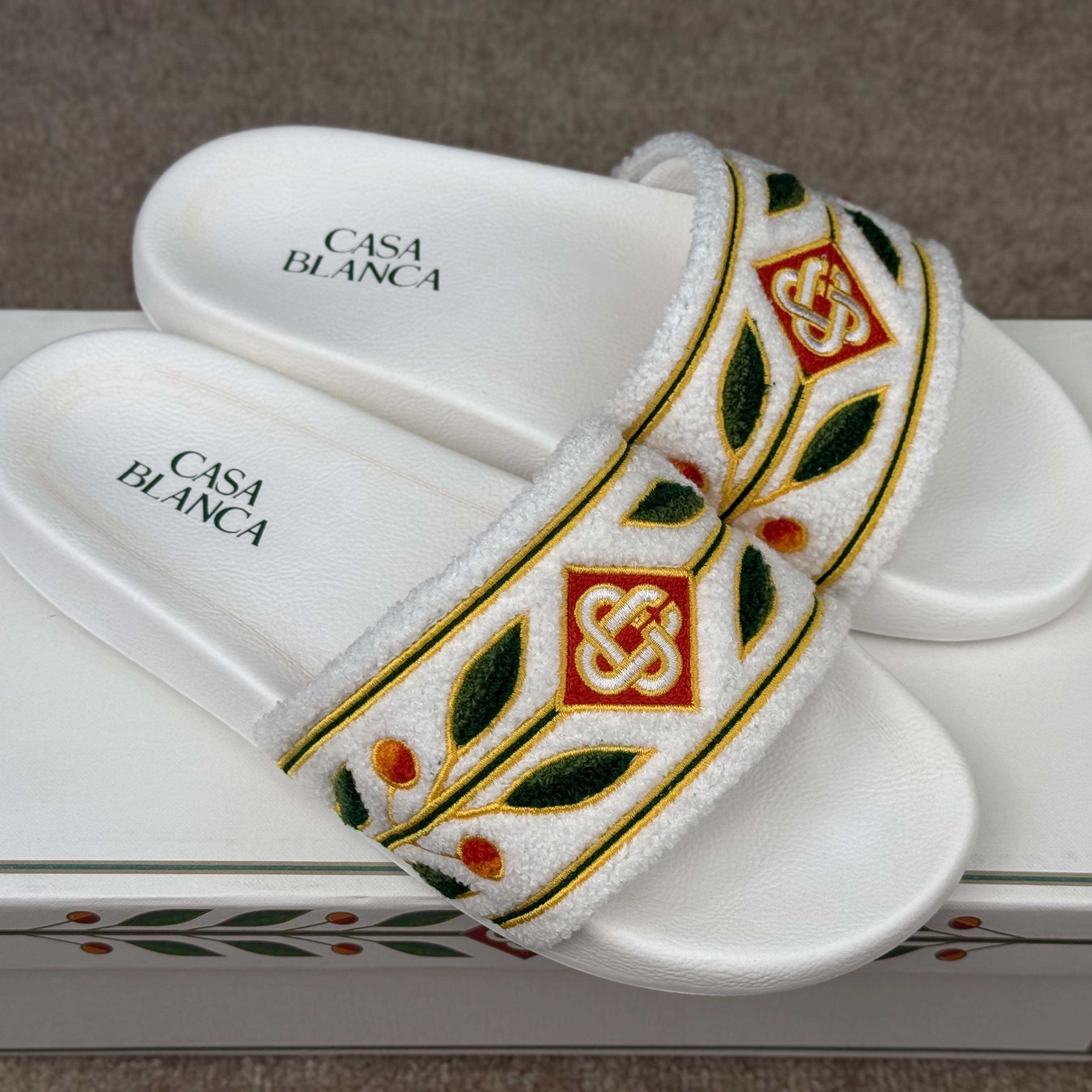 Casablanca Laurel Terry Slider  - DesignerGu