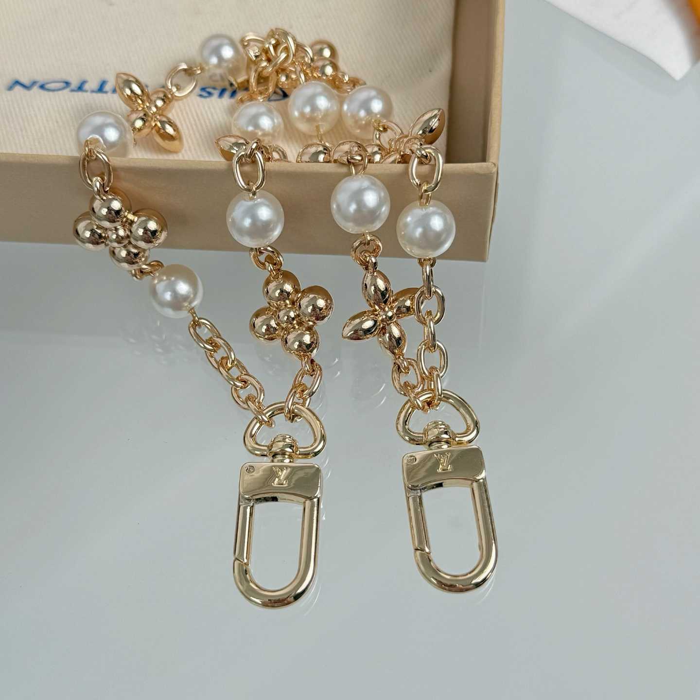 Louis Vuitton Chain - DesignerGu