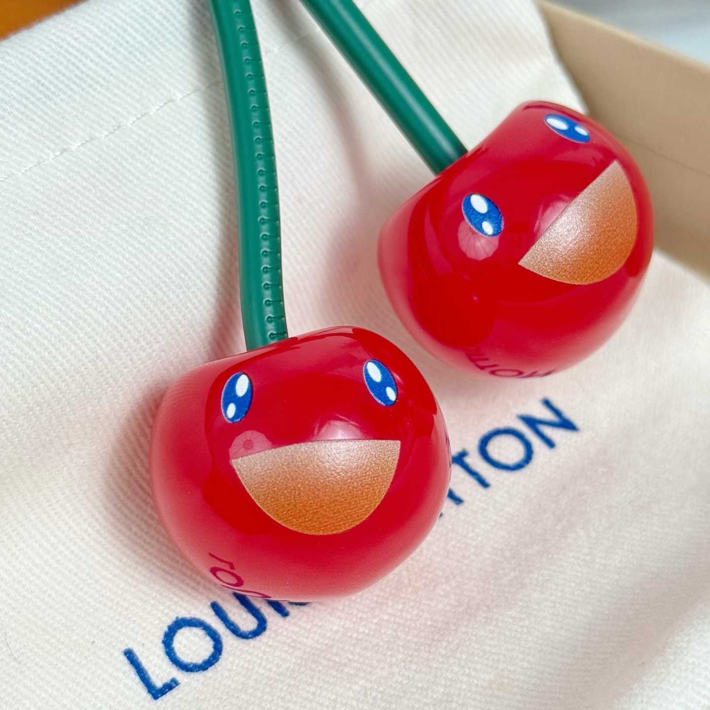 Louis Vuitton LV x TM Cerise Bag Charm   M02476 - DesignerGu