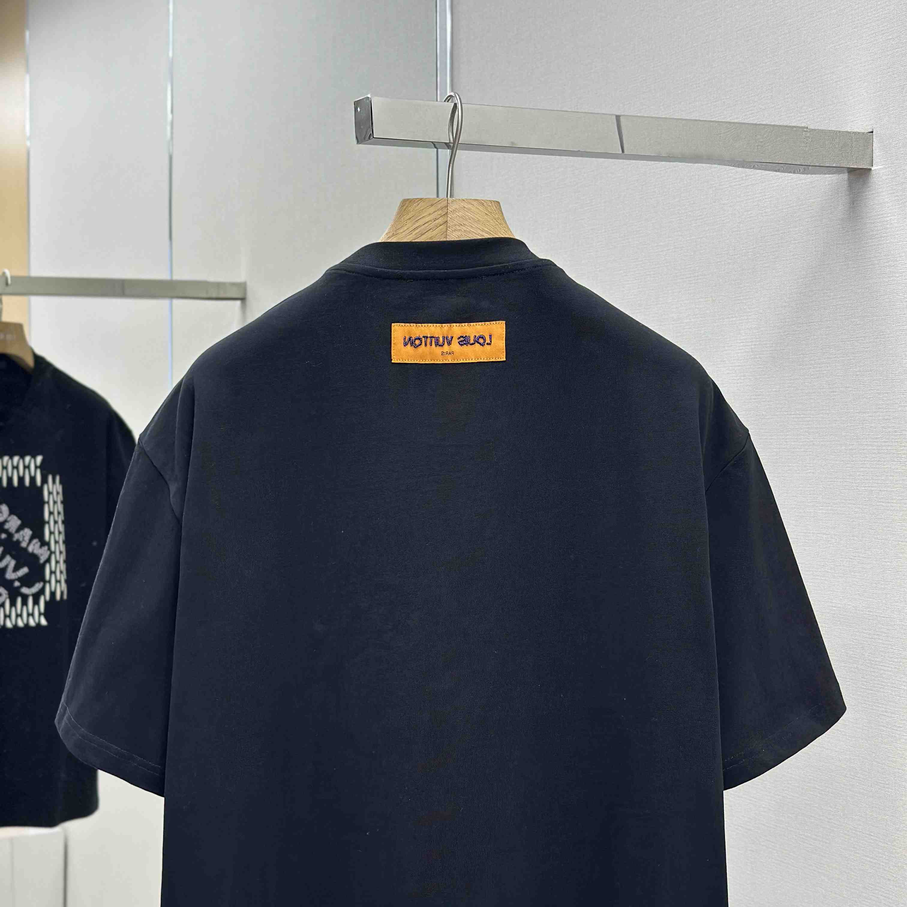 Louis Vuitton Embroidered Signature Cotton T-Shirt   1AFJFK - DesignerGu