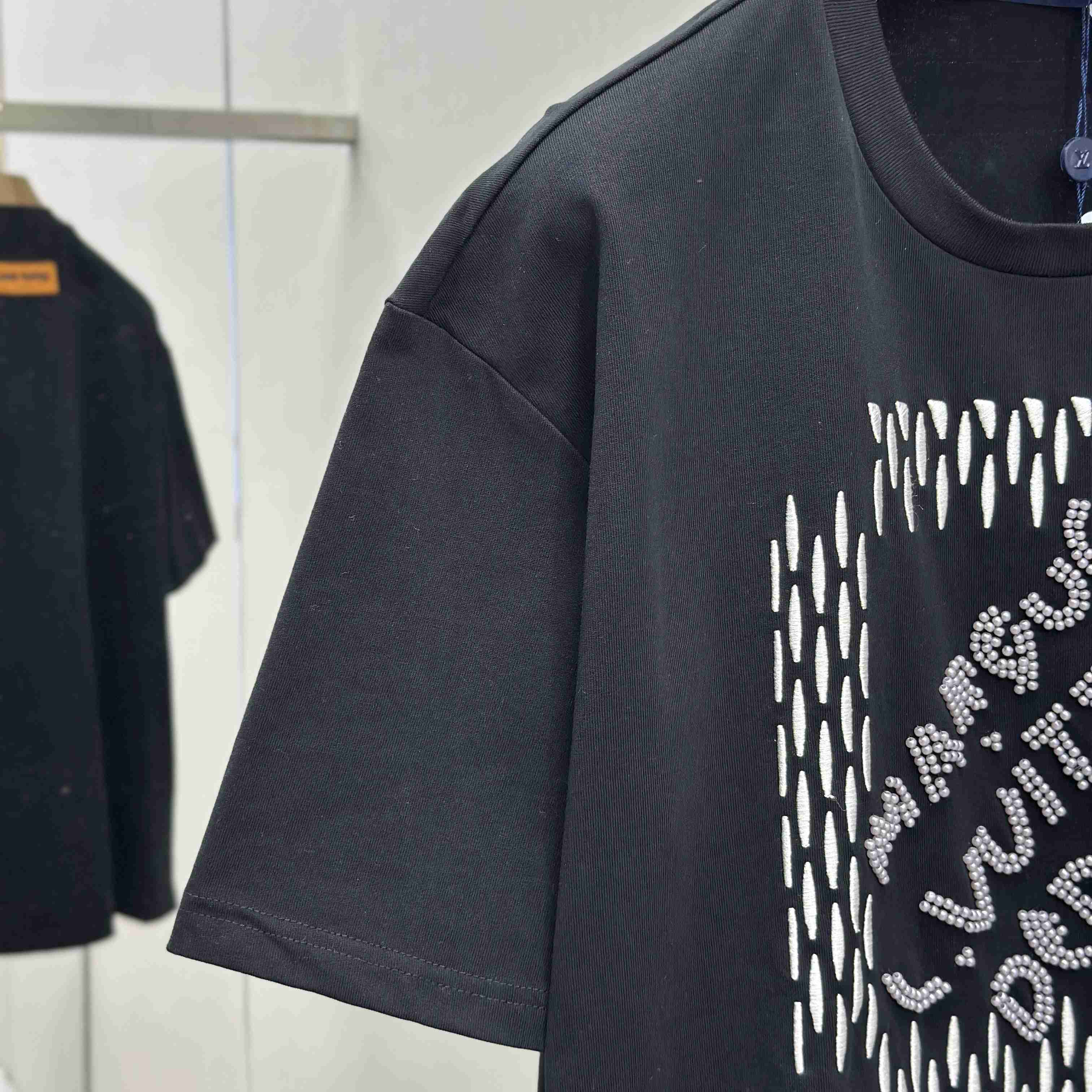 Louis Vuitton Embroidered Signature Cotton T-Shirt   1AFJFK - DesignerGu