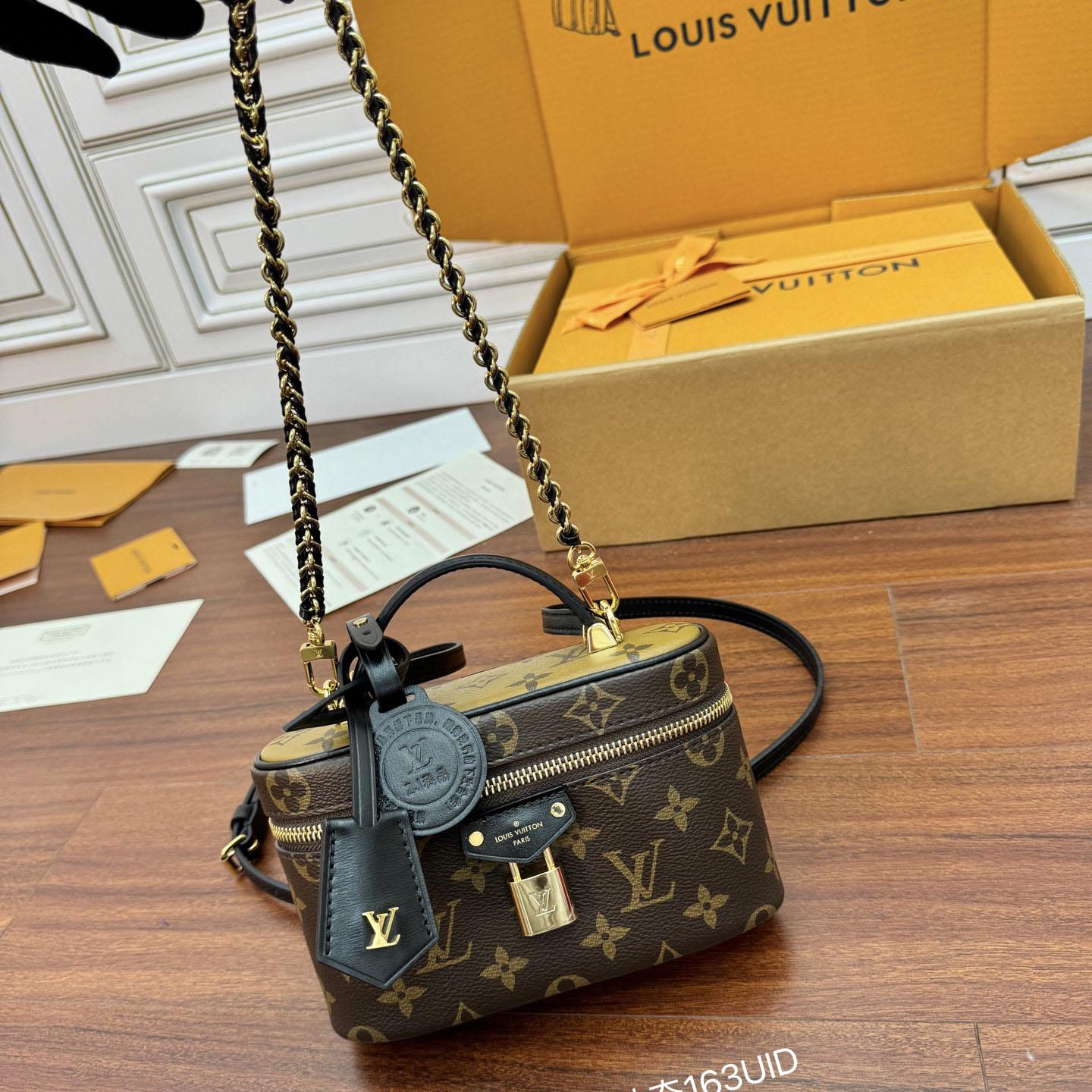 Louis Vuitton Vanity Chain Pouch    M47125 - DesignerGu