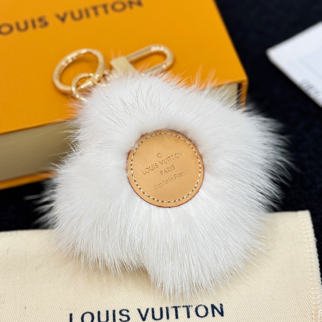 Louis Vuitton Vivienne Fur Key Holder   M02300 - DesignerGu