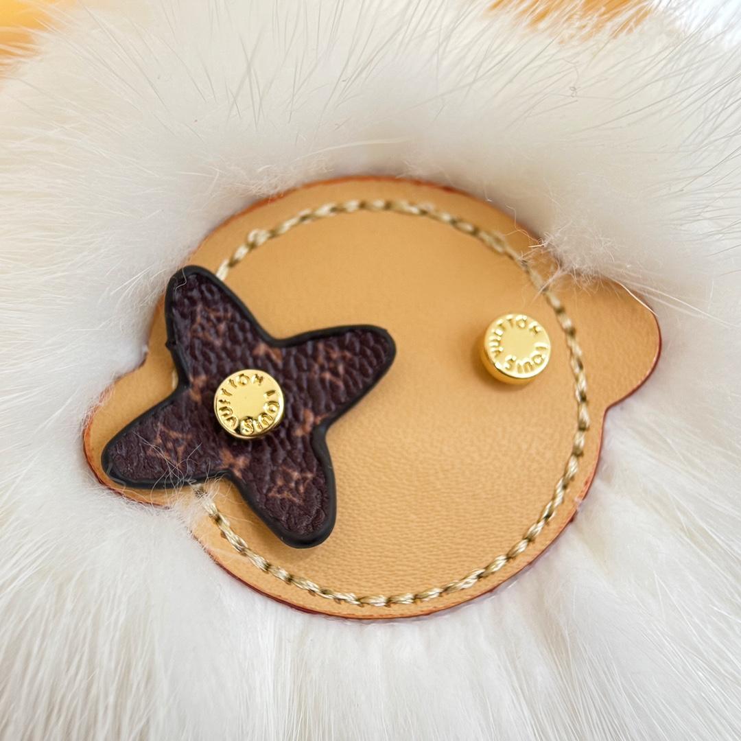Louis Vuitton Vivienne Fur Key Holder   M02300 - DesignerGu
