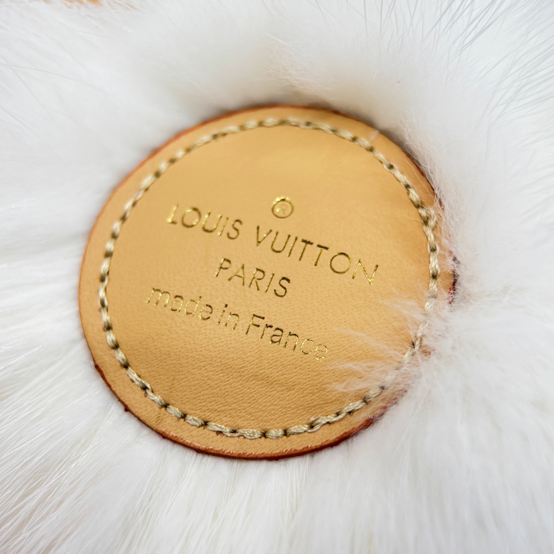 Louis Vuitton Vivienne Fur Key Holder   M02300 - DesignerGu