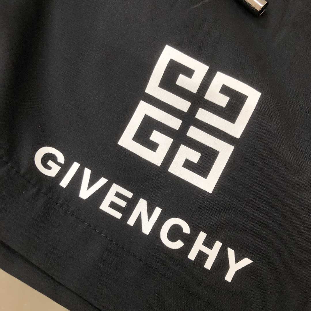Givenchy 4G logo-print Shorts  - DesignerGu