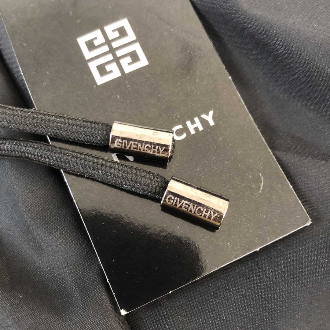 Givenchy 4G logo-print Shorts  - DesignerGu