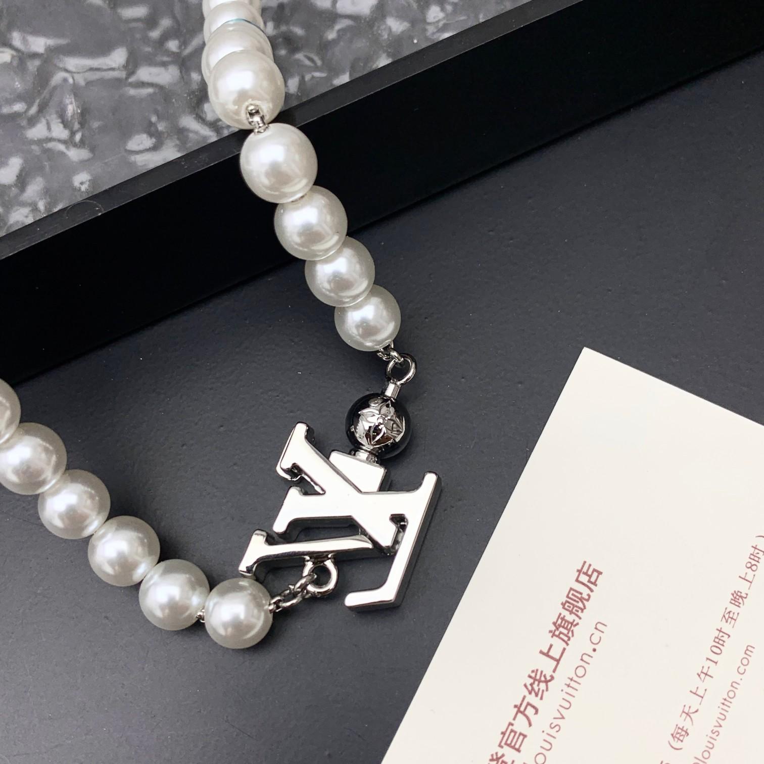 Louis Vuitton Turquoise Rodeo Necklace   M02058 - DesignerGu