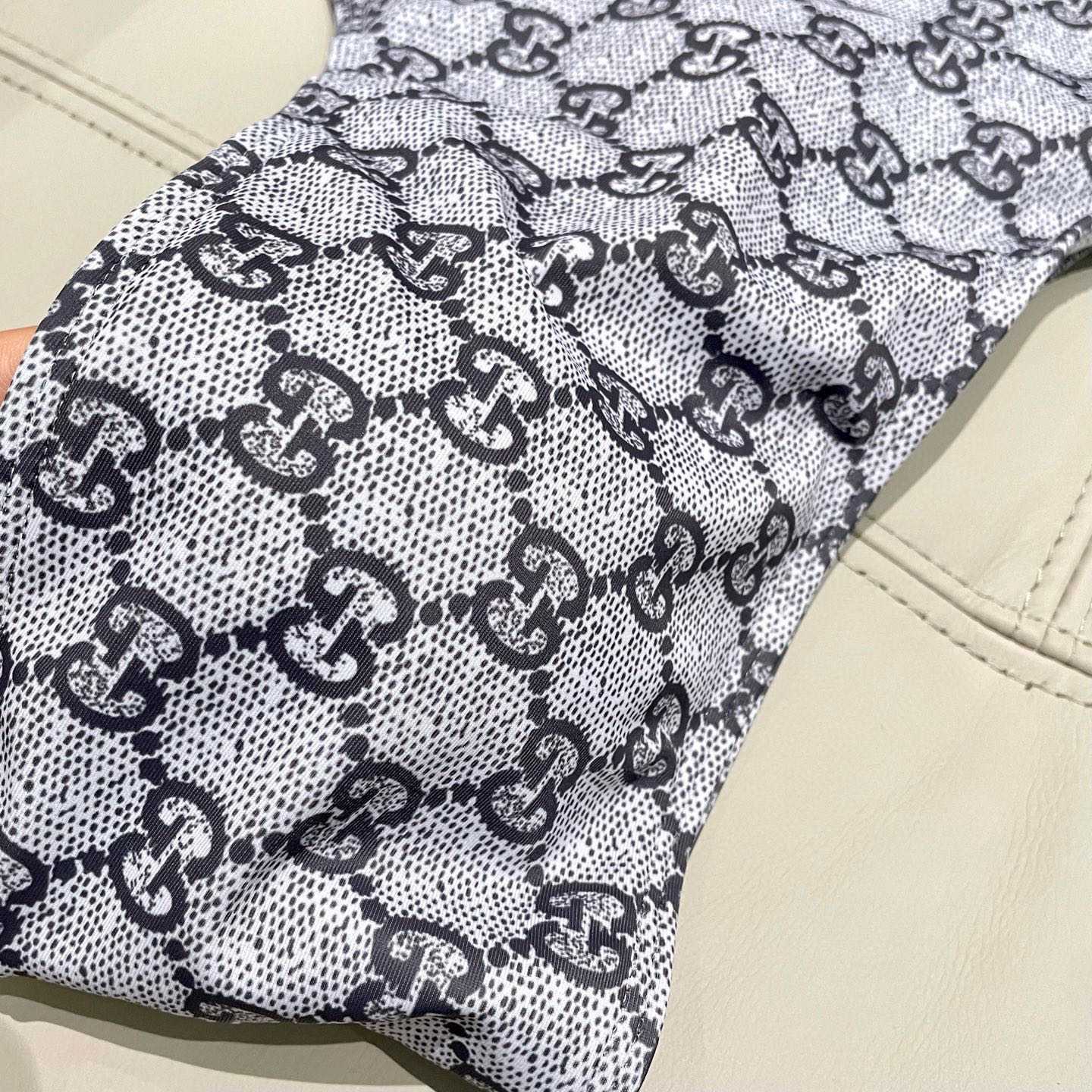 Gucci one-piece Swimsuit - DesignerGu