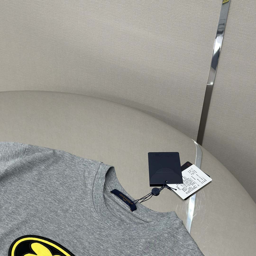 Louis Vuitton Graphic Patch T-Shirt   1AIMMH - DesignerGu