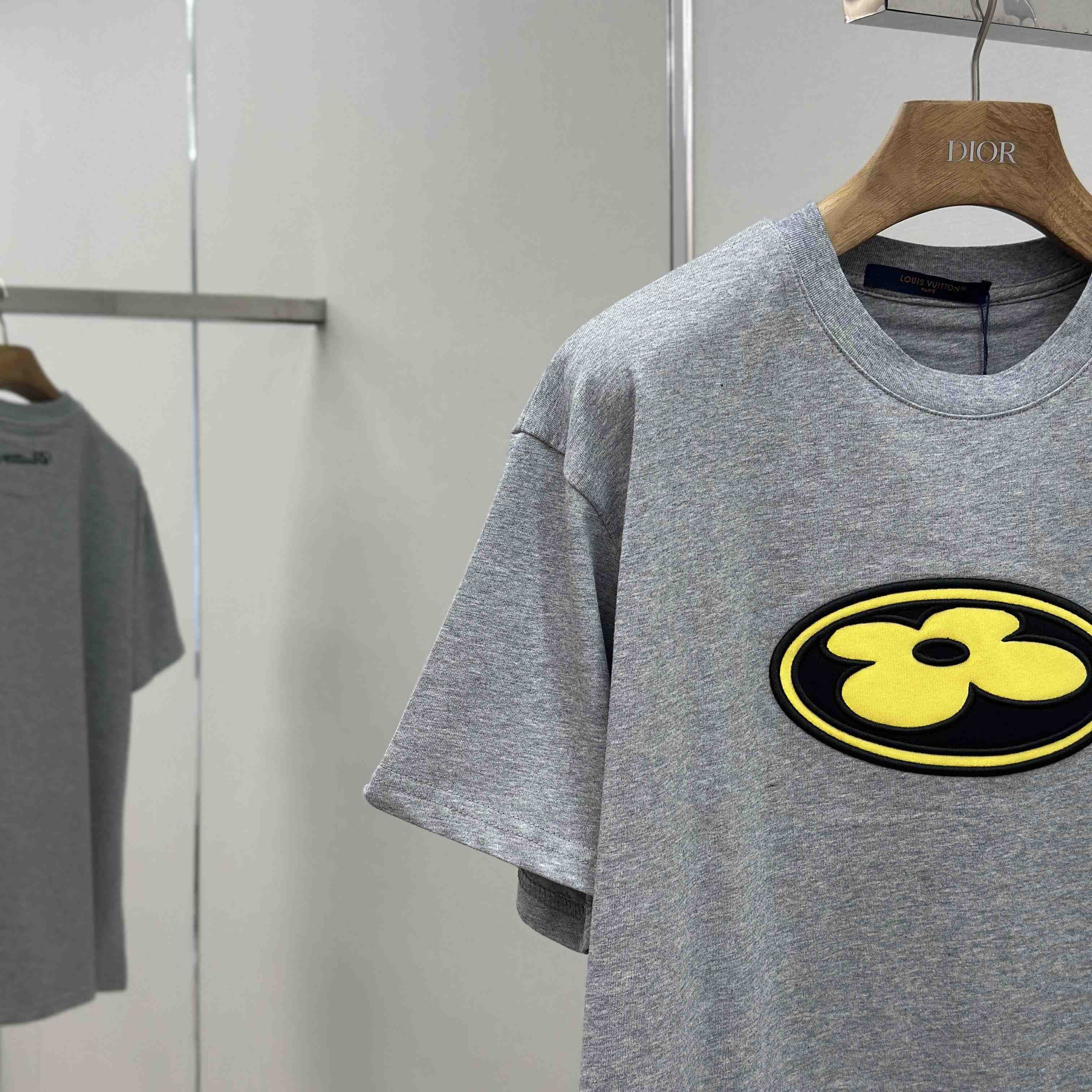 Louis Vuitton Graphic Patch T-Shirt   1AIMMH - DesignerGu