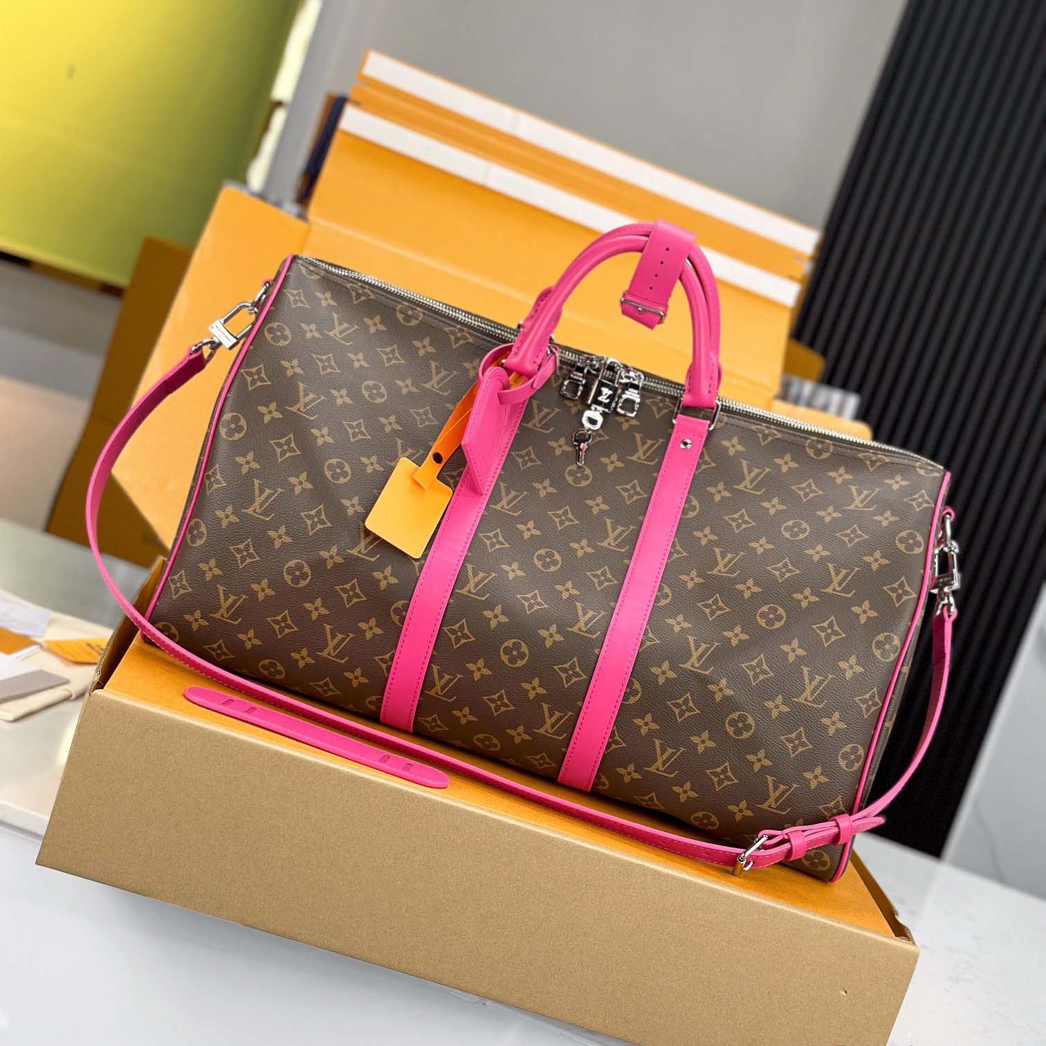 Louis Vuitton Keepall Bandoulière 50  M46773 - DesignerGu