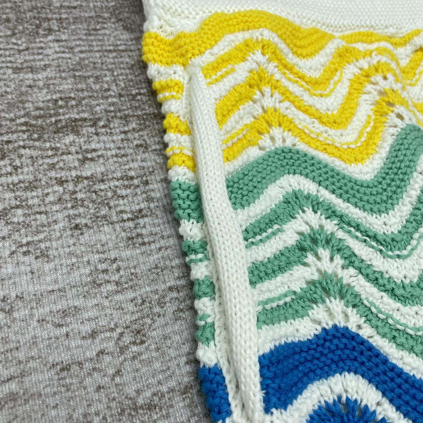 Casablanca Gradient Wave Knit Shorts   D0057 - DesignerGu