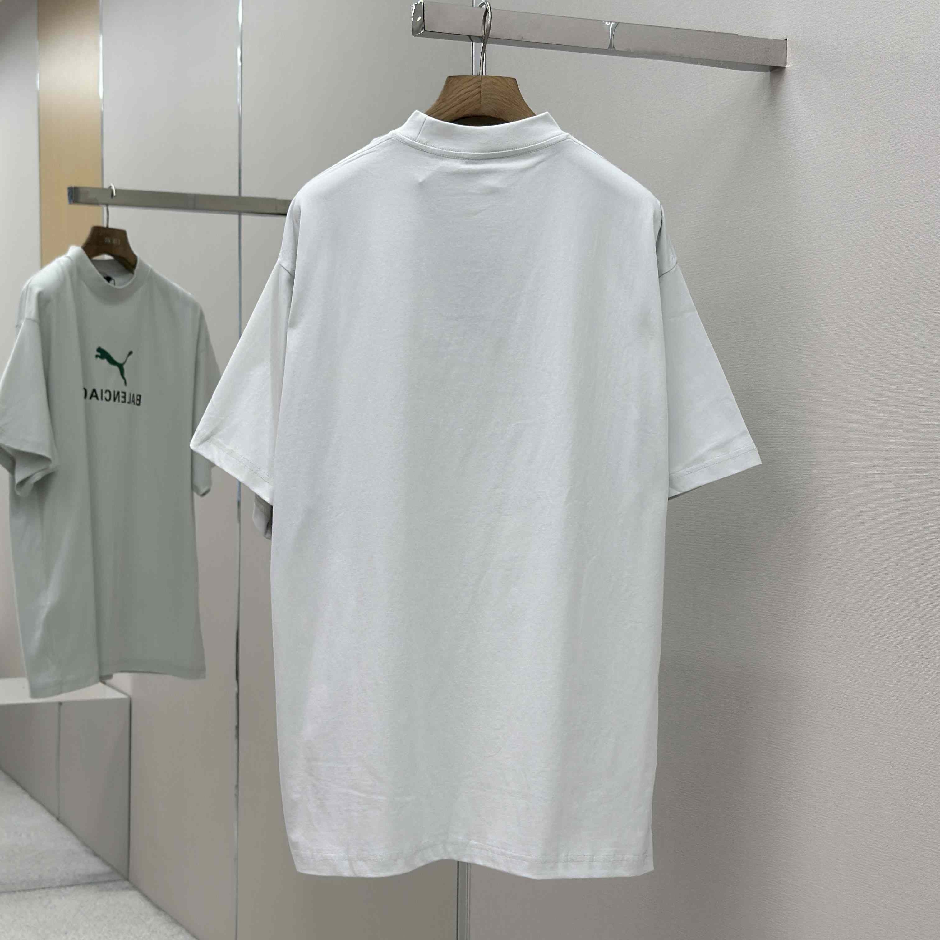 Balenciaga I PUMA Oversized T-Shirt in dirty white dry jersey - DesignerGu