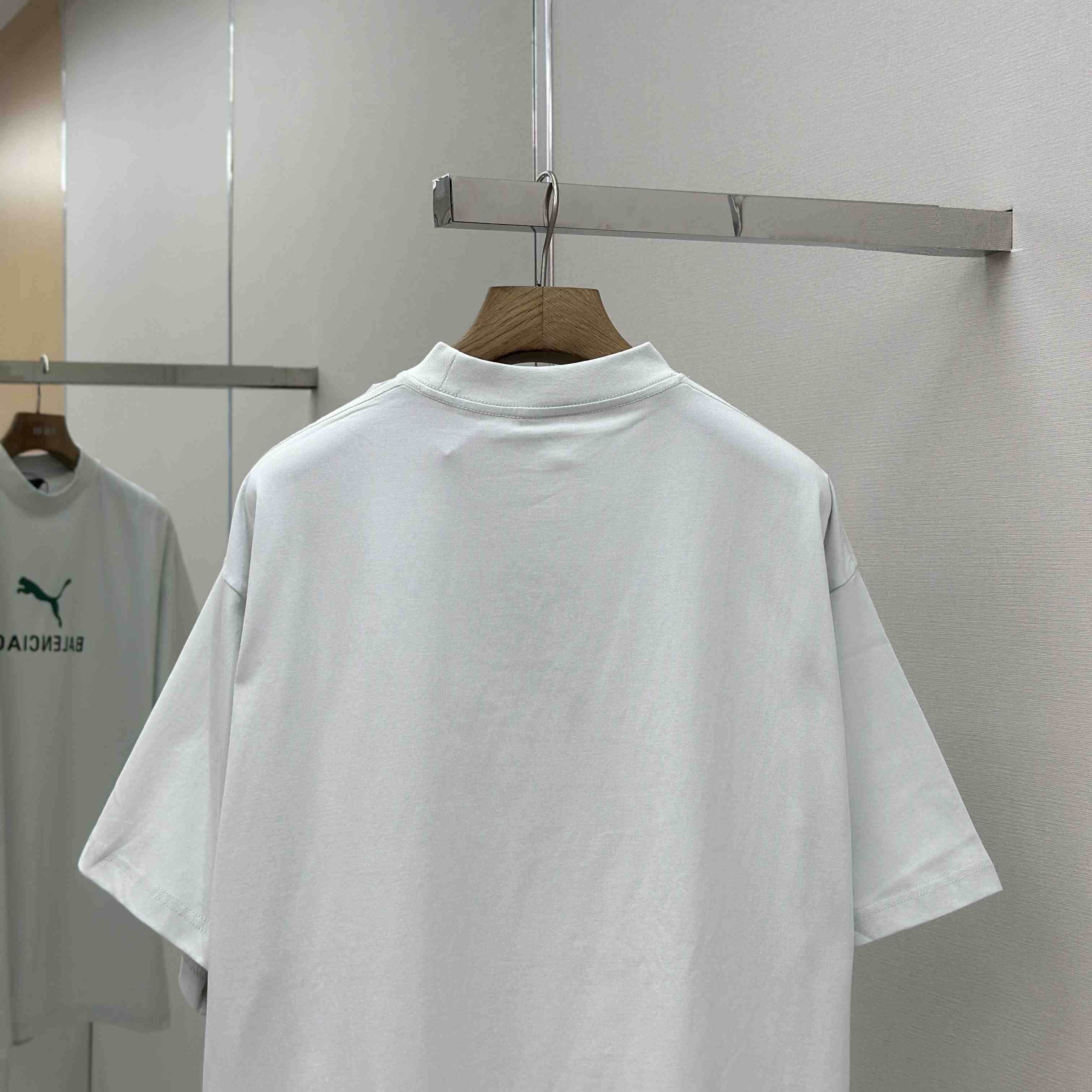 Balenciaga I PUMA Oversized T-Shirt in dirty white dry jersey - DesignerGu