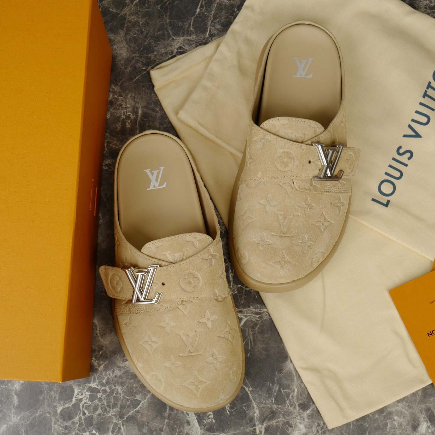 Louis Vuitton LV Easy Mule   1AHQR1 - DesignerGu