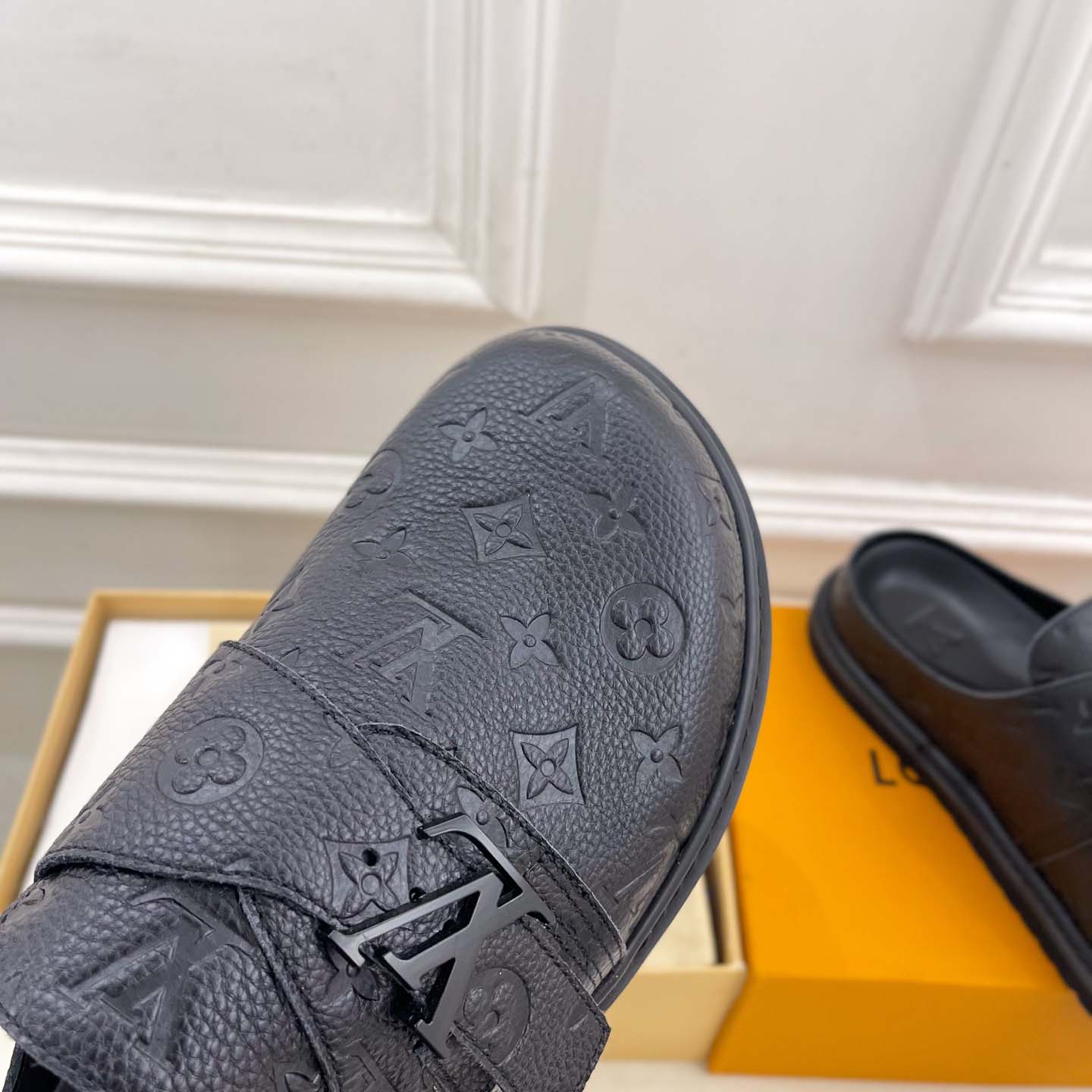 Louis Vuitton LV Easy Mule     - DesignerGu