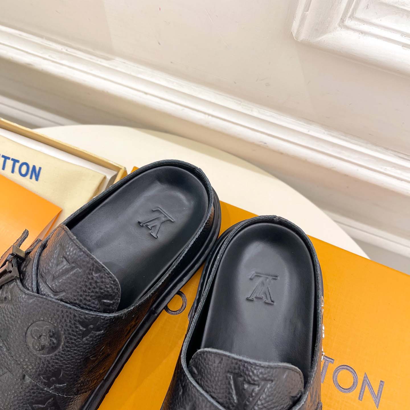 Louis Vuitton LV Easy Mule     - DesignerGu