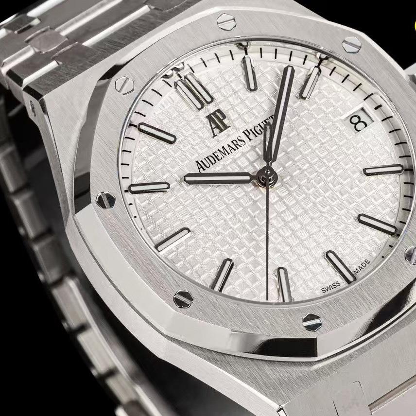 Audemars Piguet Royal Oak Self Winding Watch - 41mm 15500ST - DesignerGu