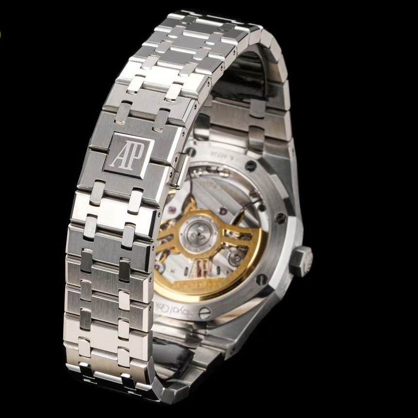 Audemars Piguet Royal Oak Self Winding Watch - 41mm 15500ST - DesignerGu