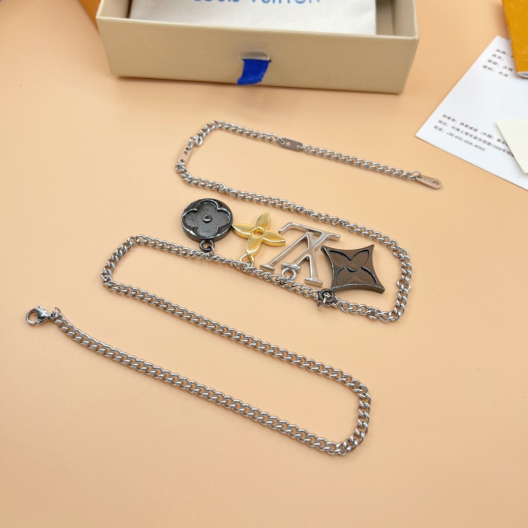 Louis Vuitton Collier pendentif LV Instinct   M00521 - DesignerGu