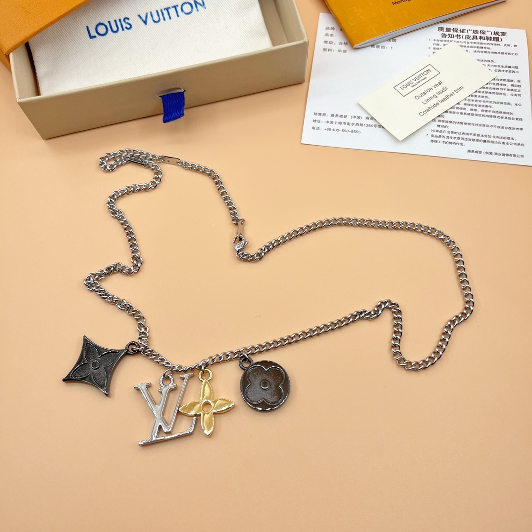 Louis Vuitton Collier pendentif LV Instinct   M00521 - DesignerGu