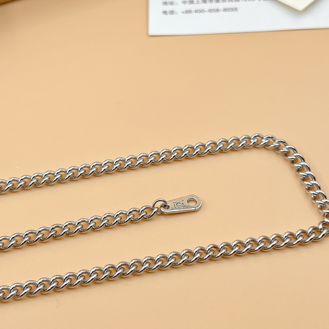 Louis Vuitton Collier pendentif LV Instinct   M00521 - DesignerGu