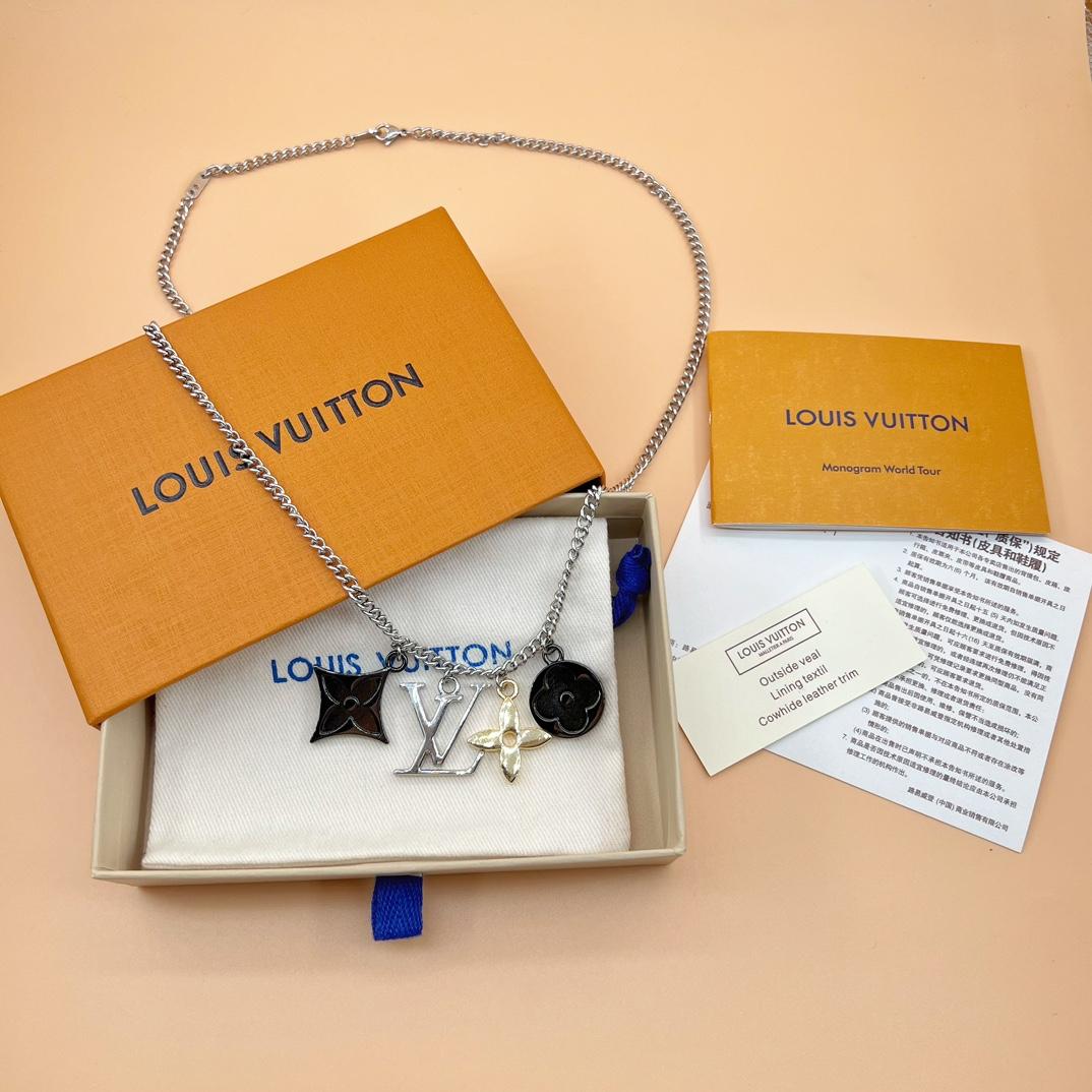 Louis Vuitton Collier pendentif LV Instinct   M00521 - DesignerGu