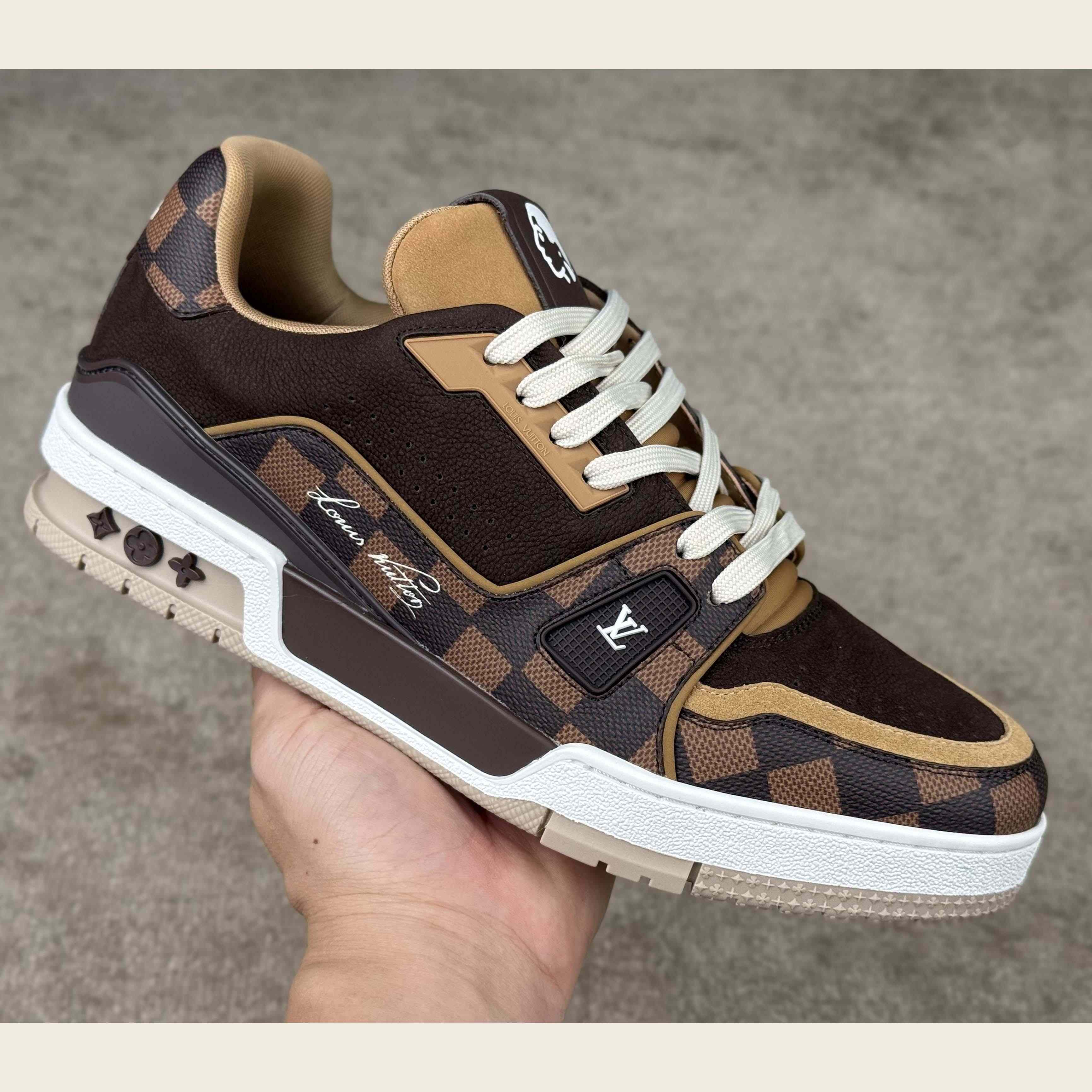 Louis Vuitton LV Trainer Sneaker   1AIN23 - DesignerGu